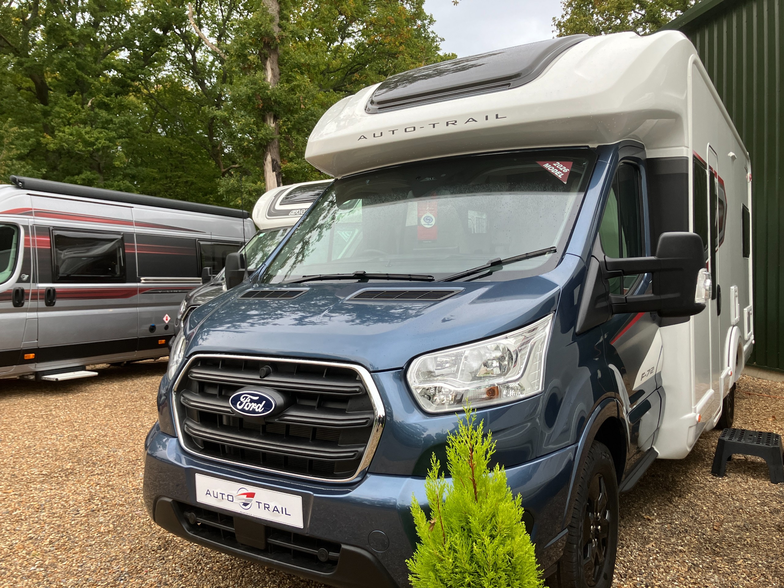 Auto-Trail F-Line F72 NEW, UNREGISTERED, 165BHP AUTOMATIC - Includes Drivers Pack, Lux Pack, Half Dinette with Additional Travel Seats, Electric Drop Down Bed, Cab Blinds & Alloy Wheels.