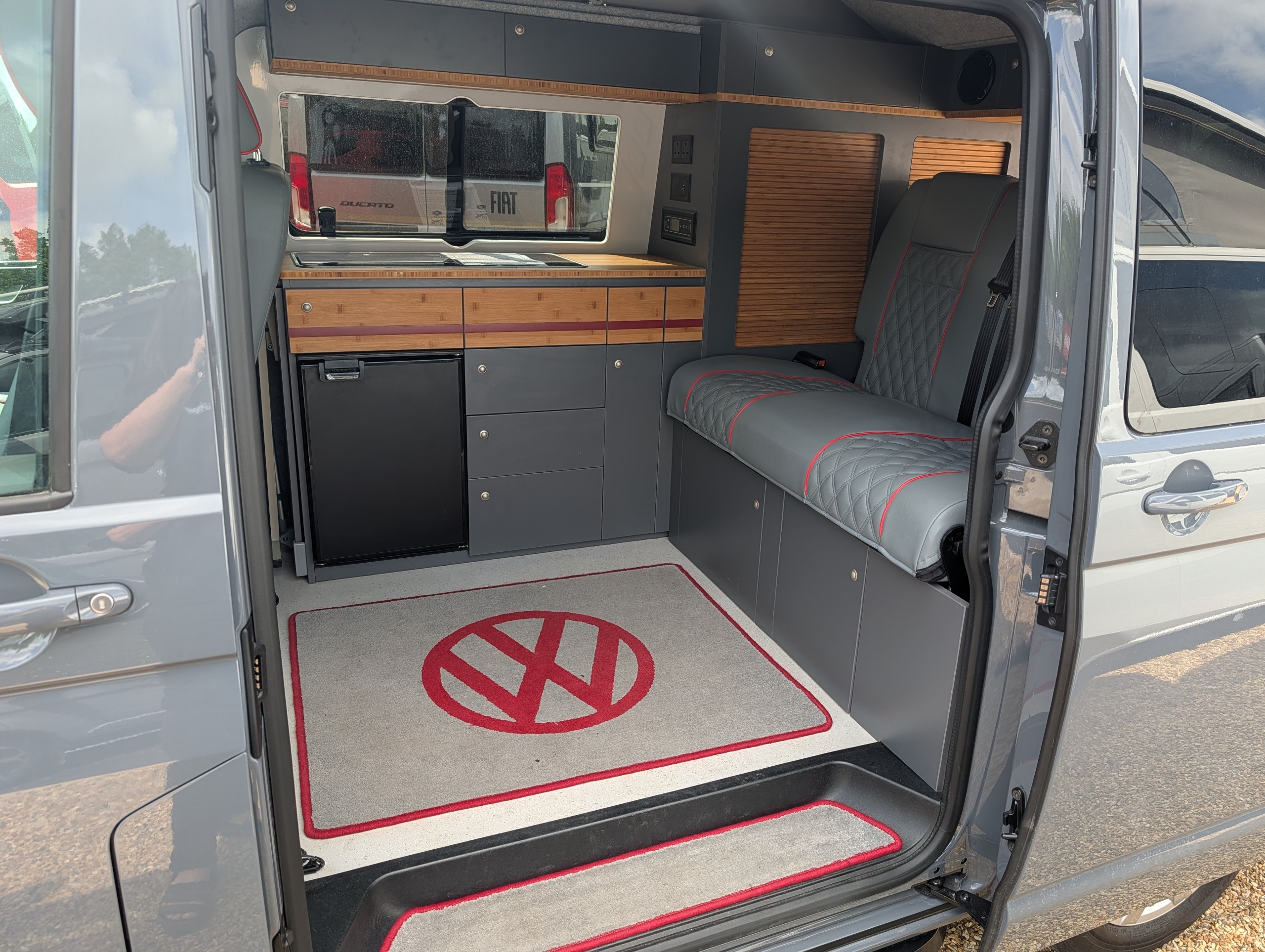 2023 Volkswagen Transporter T28 Highline 2.0 TDI Out and About Camper