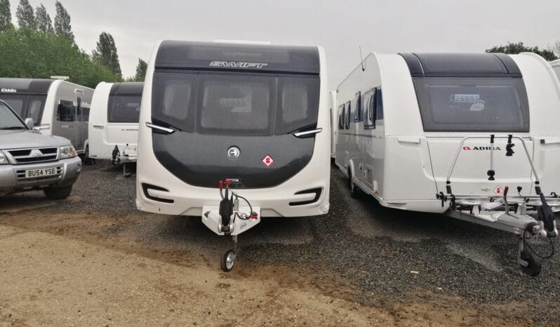 Swift Conqueror 560 - Exterior - Front