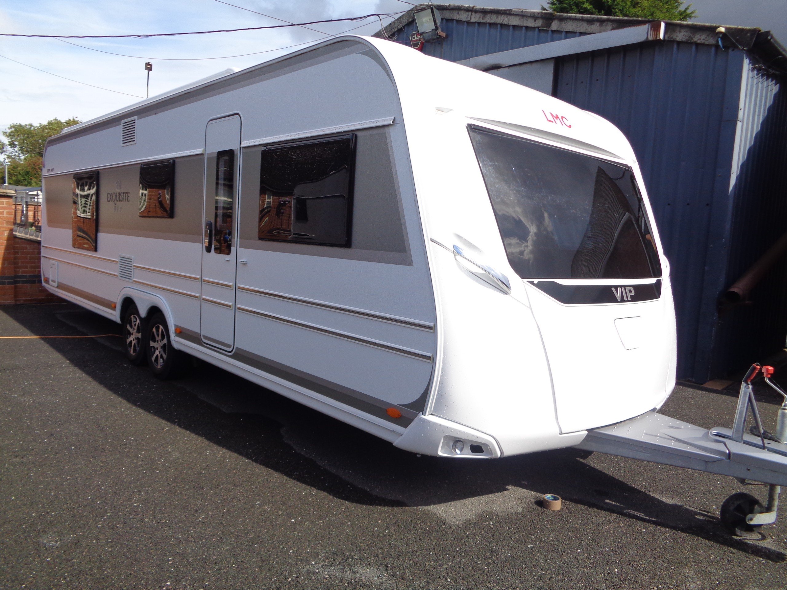 2022 LMC 685 5-Berth Caravan with Fixed Transverse Island Bed - Exterior - Front
