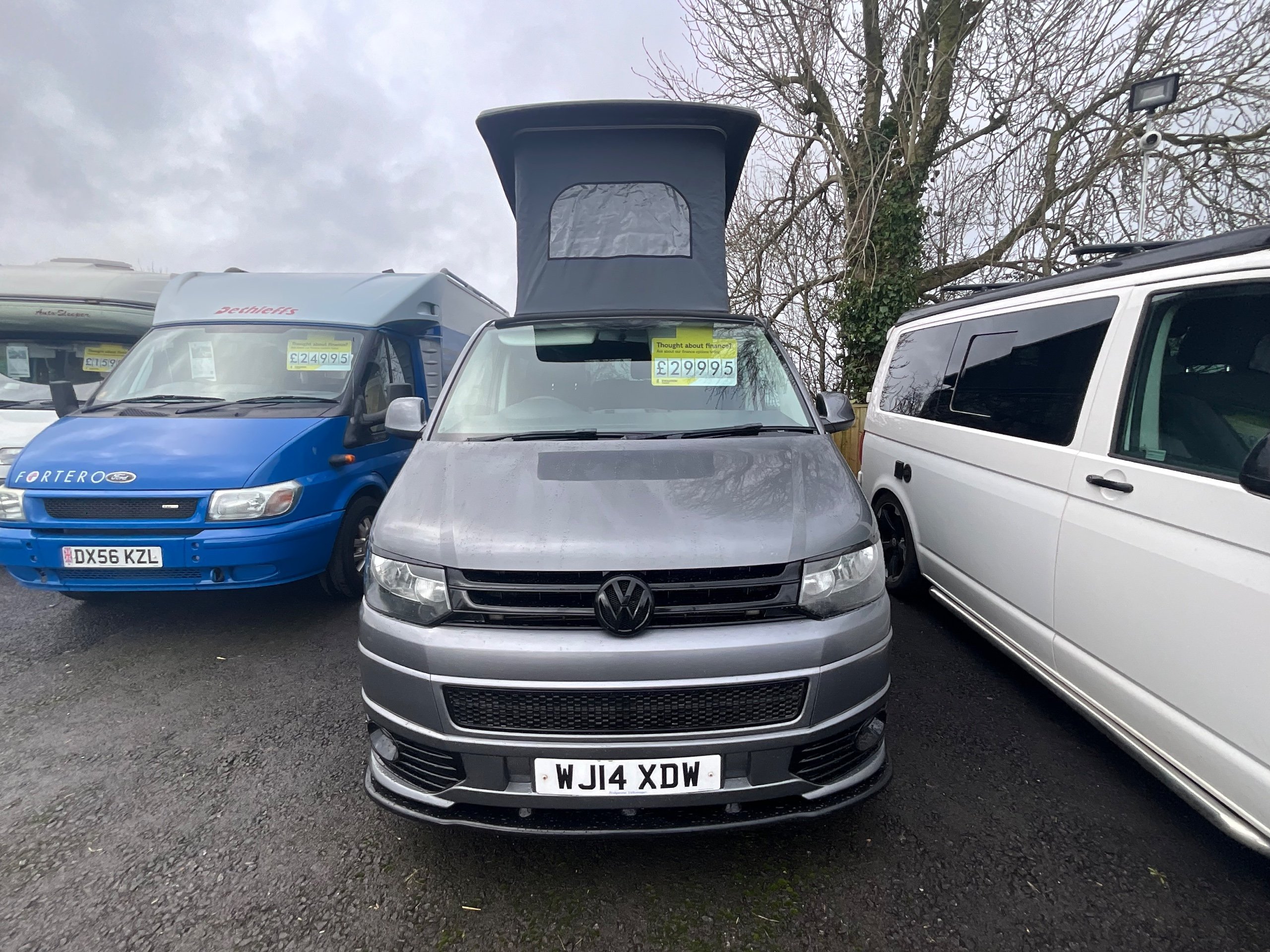 2014 Volkswagen Transporter - Exterior - Front
