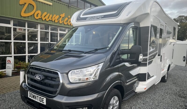Swift Voyager 584 - Exterior - Front