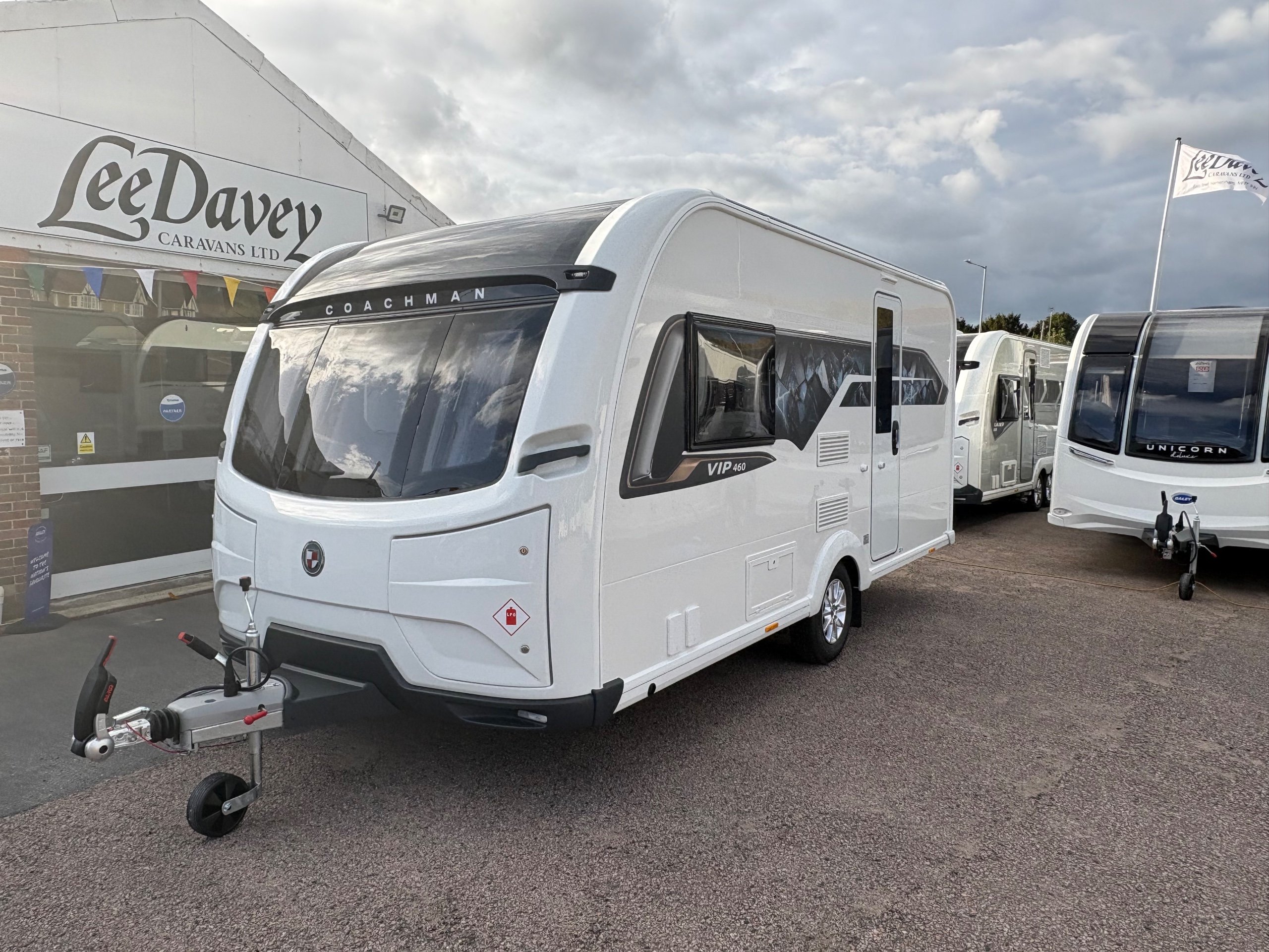 2026 Coachman VIP 460 - Exterior - Front
