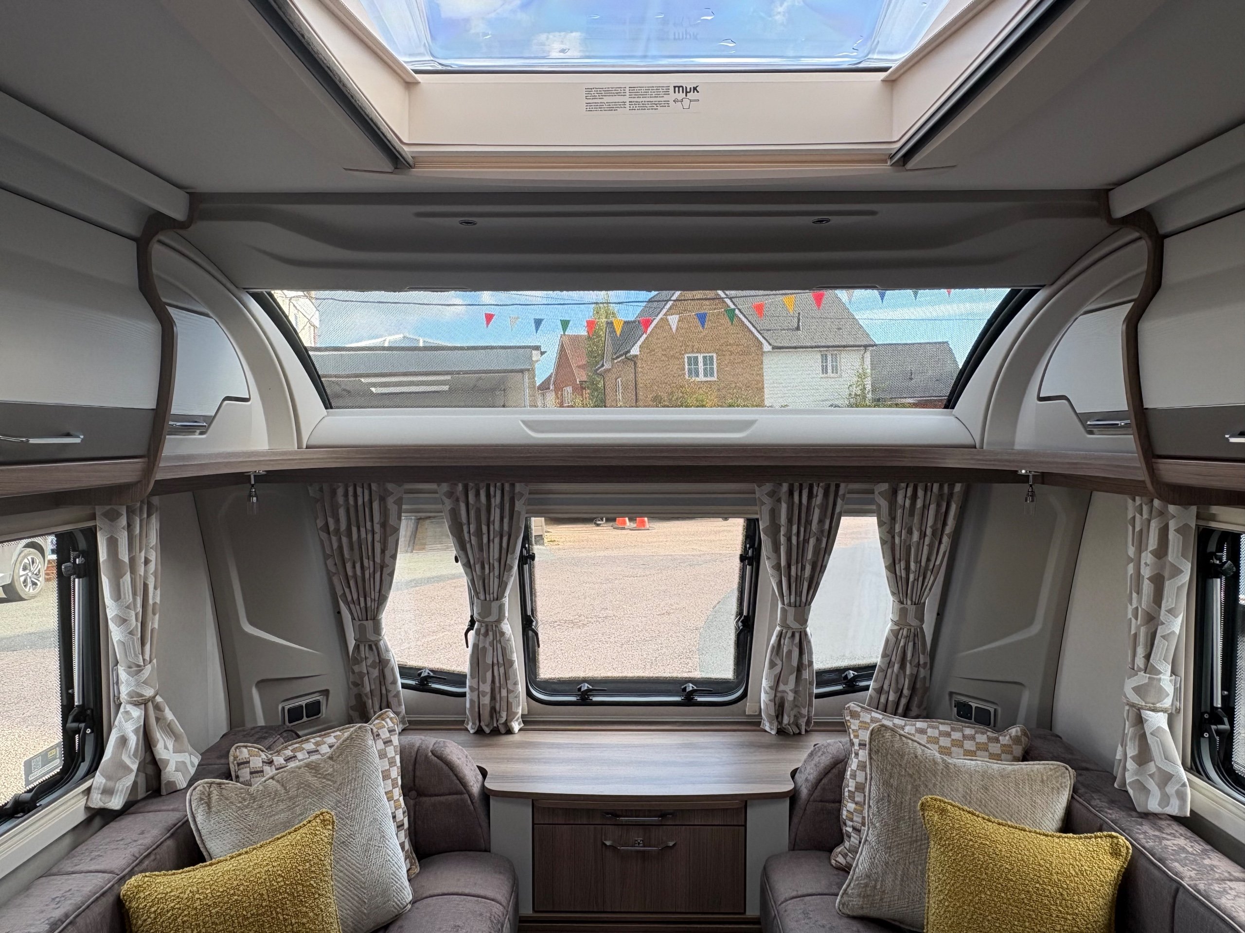 Coachman VIP 460