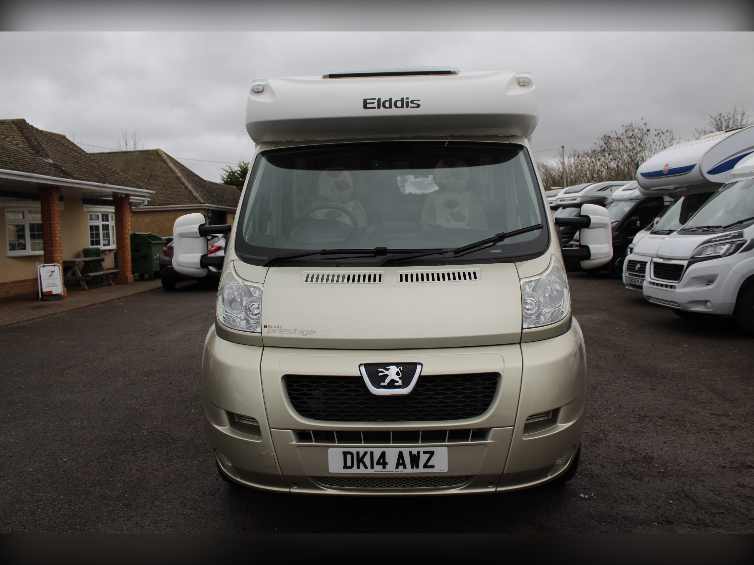 2014 Elddis Autoquest 115 Prestige SE Edition - Exterior - Front