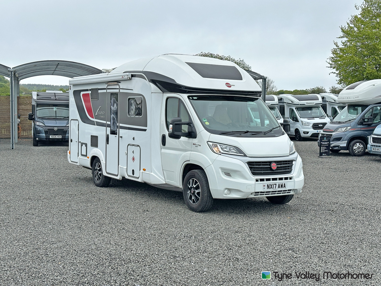 Burstner Ixeo It - Exterior - Front