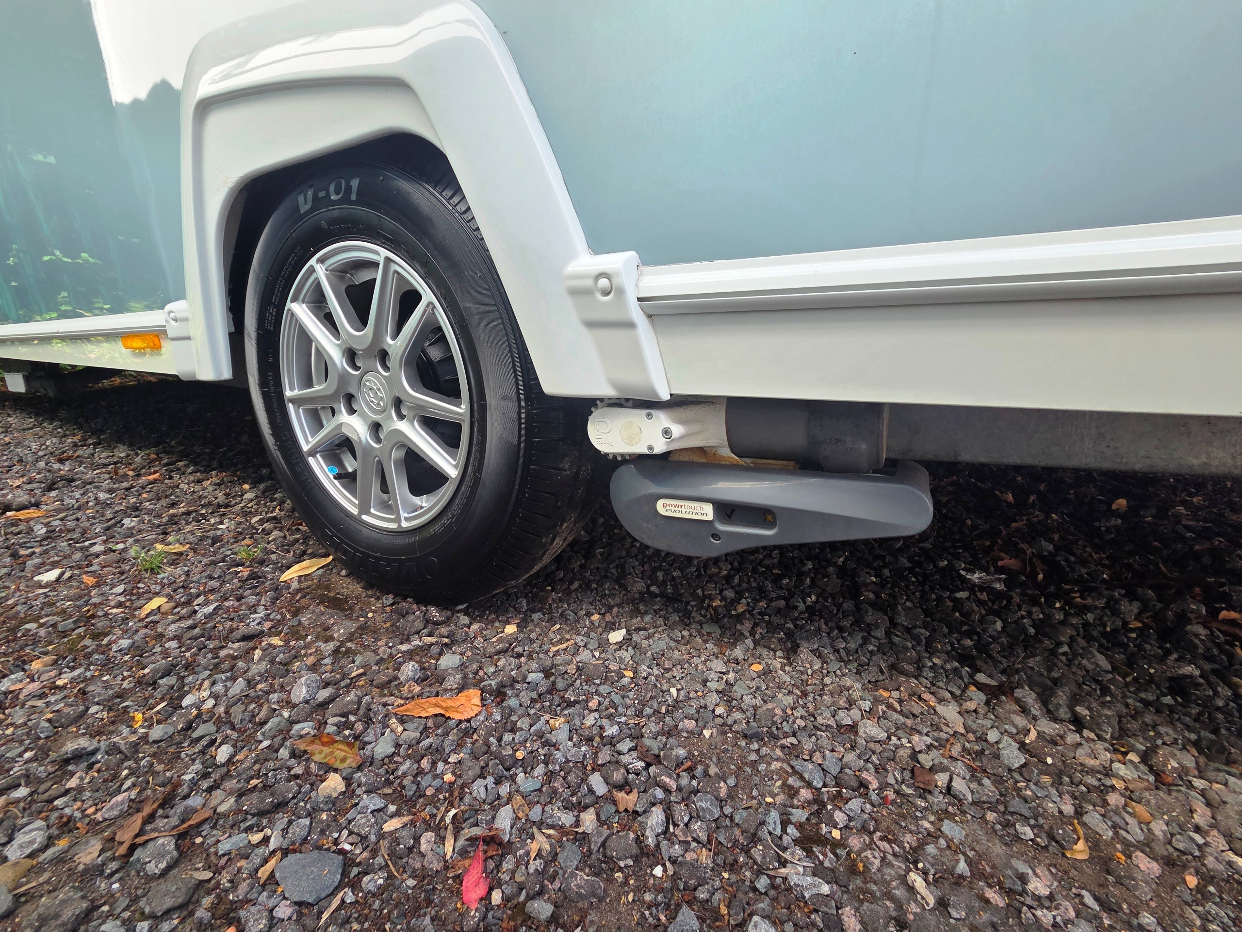 2019 Compass Camino 554