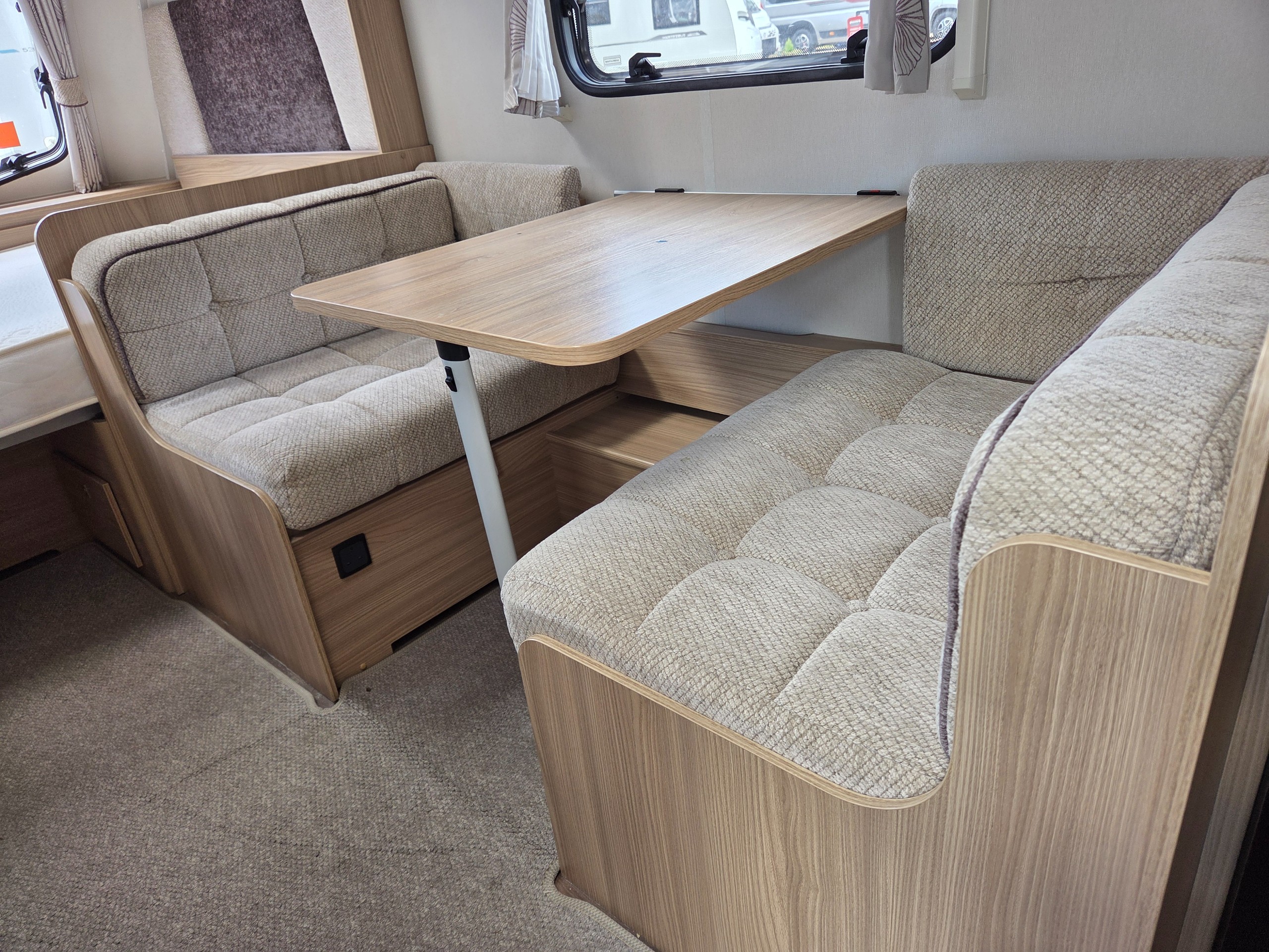 2016 Coachman Pastiche 470-2