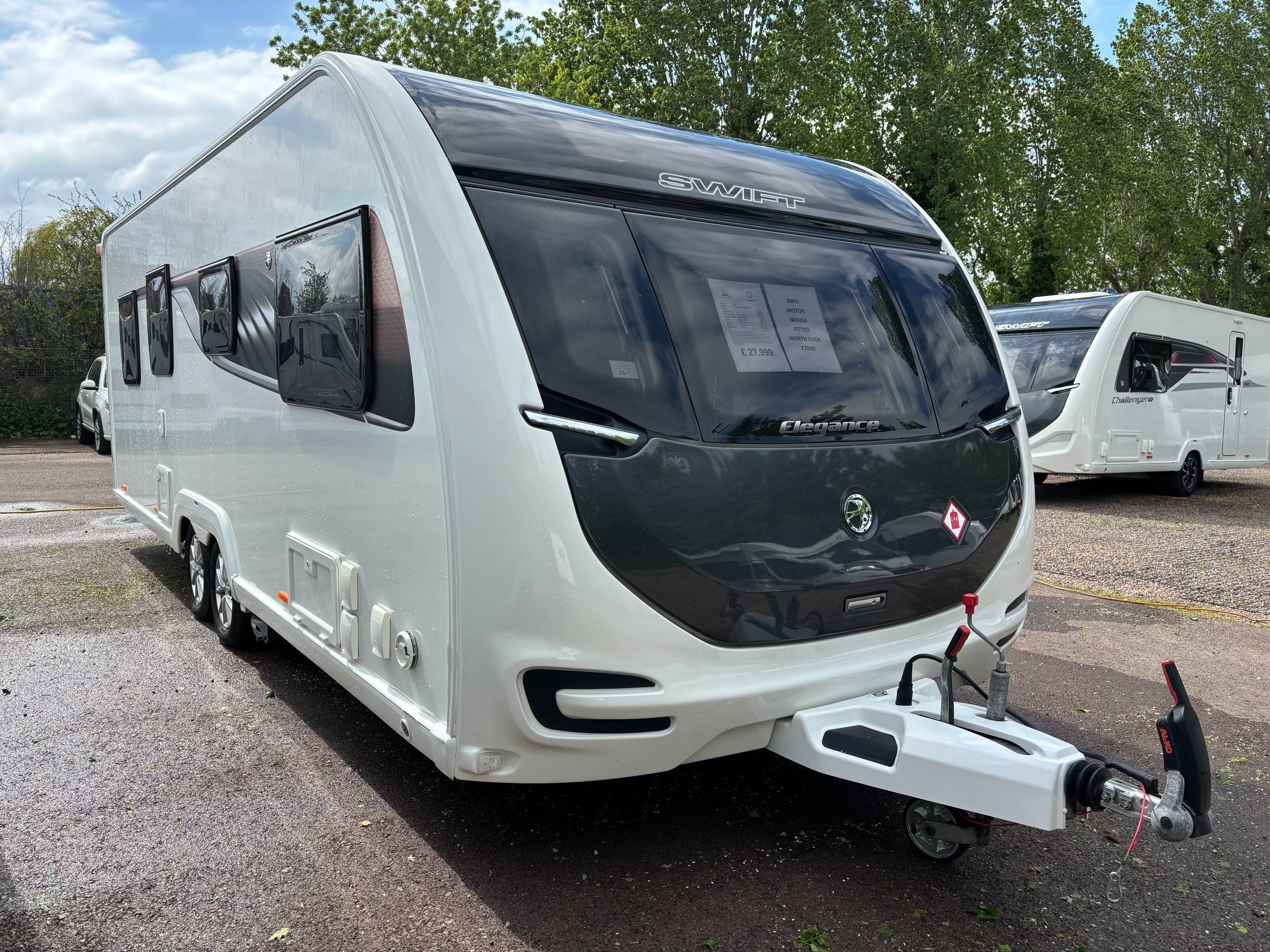 Swift Elegance Grande 850 - Exterior - Front