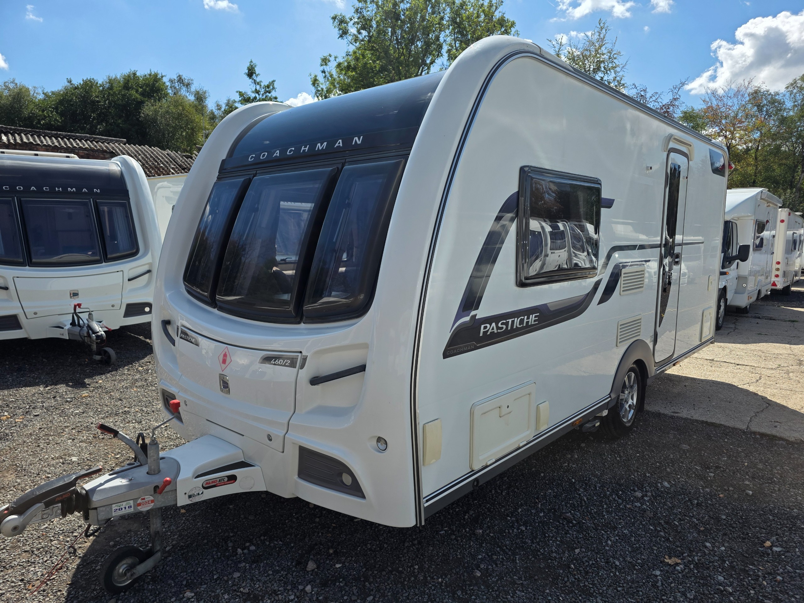 Coachman Pastiche 460 460/2 - Exterior - Front