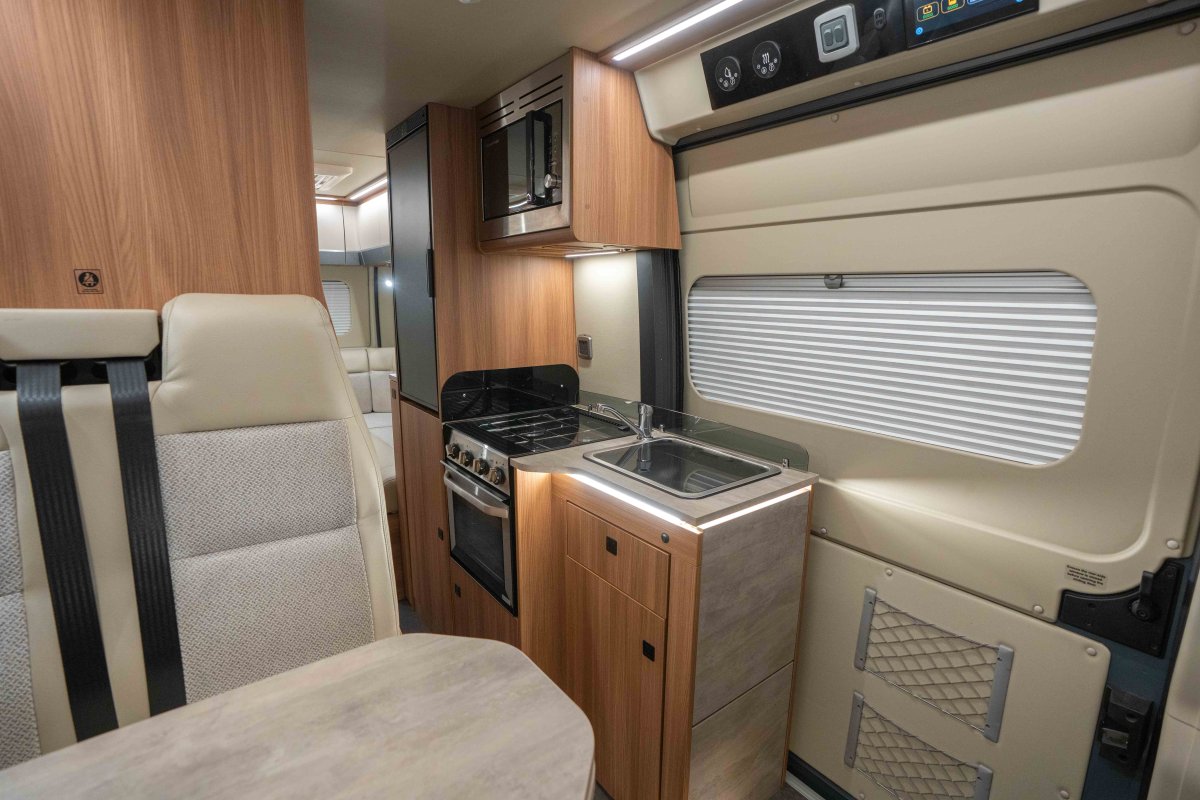 2026 Auto-Trail V-Line 636 Sport 140BHP Auto
