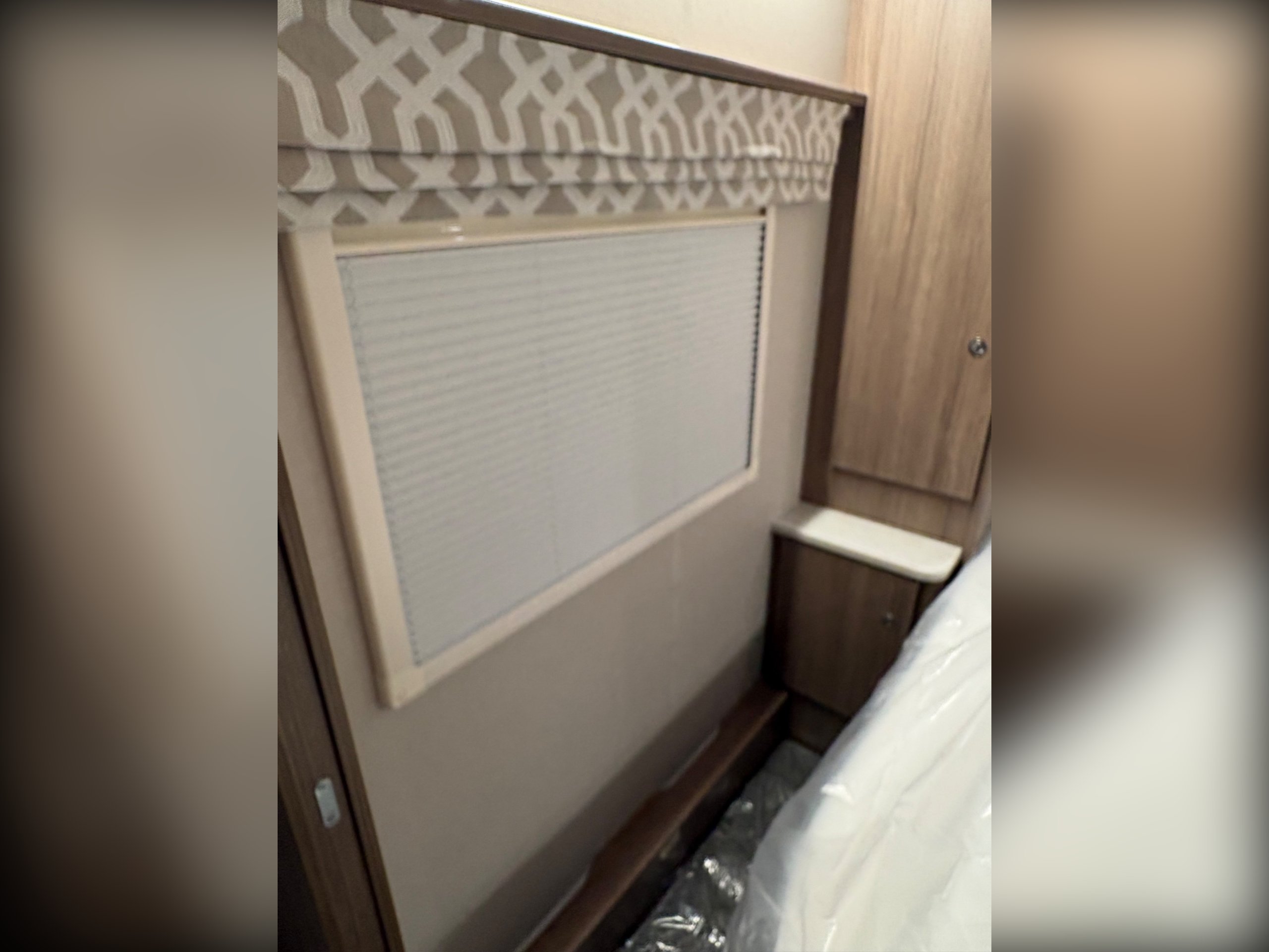 2026 Coachman VIP 545 - Exterior - Front