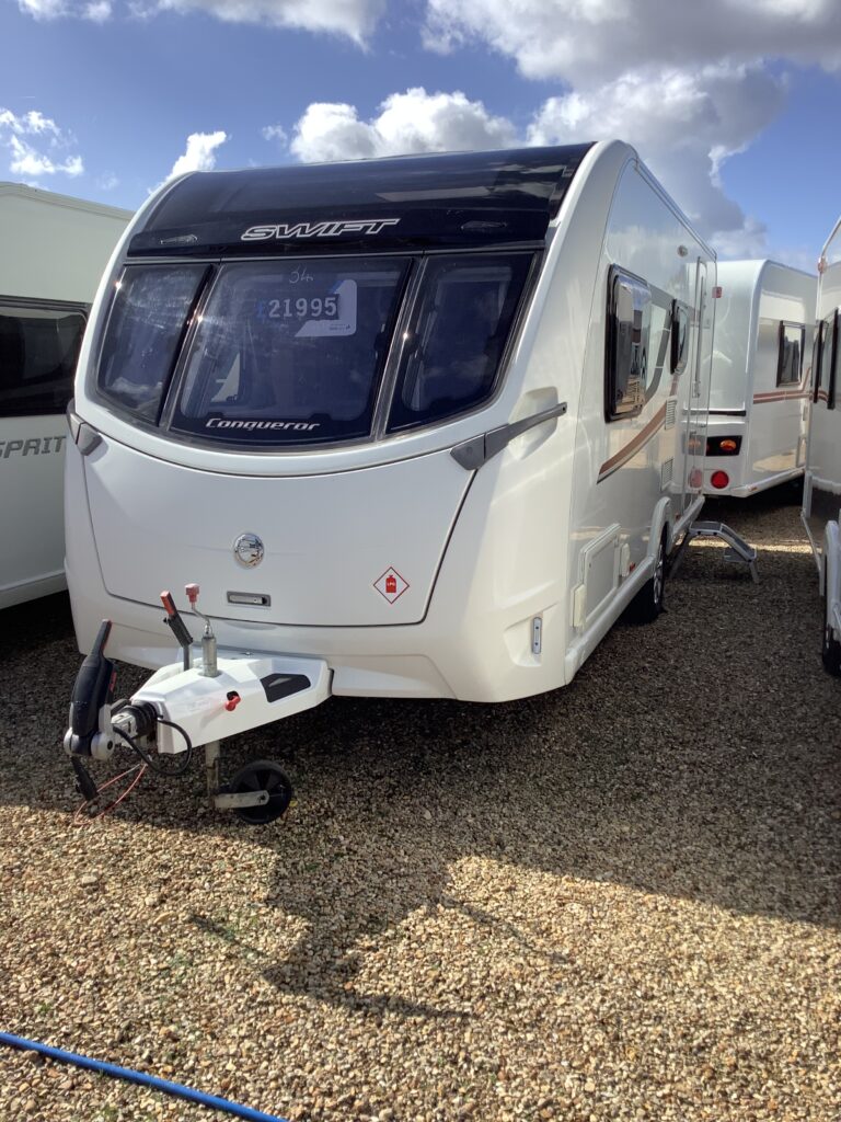 2016 Swift Conqueror 530 - 4-Berth Caravan with Motor Mover - Exterior - Front