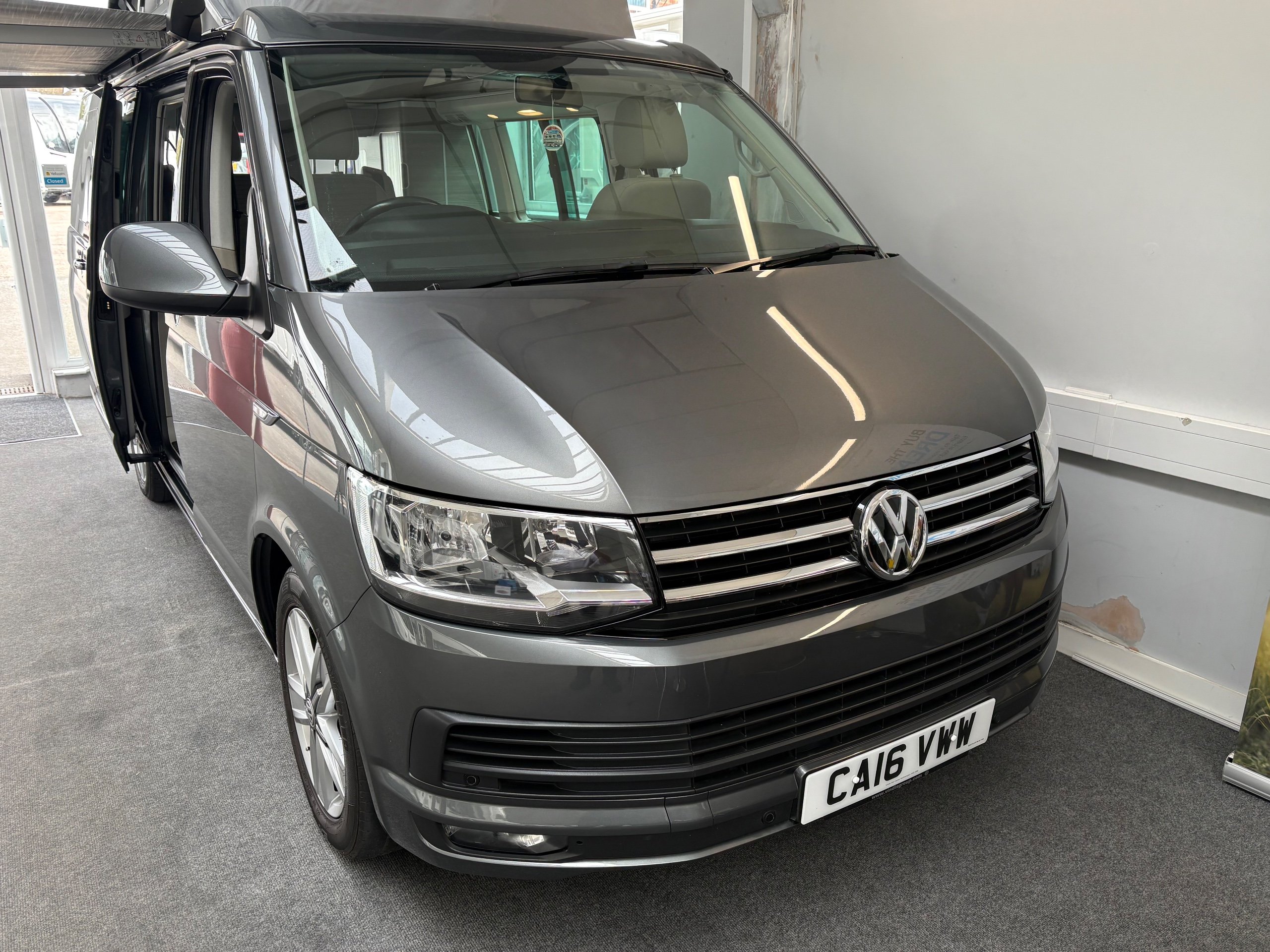 2016 Volkswagen California 2.0 TDI BlueMotion Tech Ocean Camper 4dr Diesel DSG Euro 6 (s/s) (150 ps) - Exterior - Front