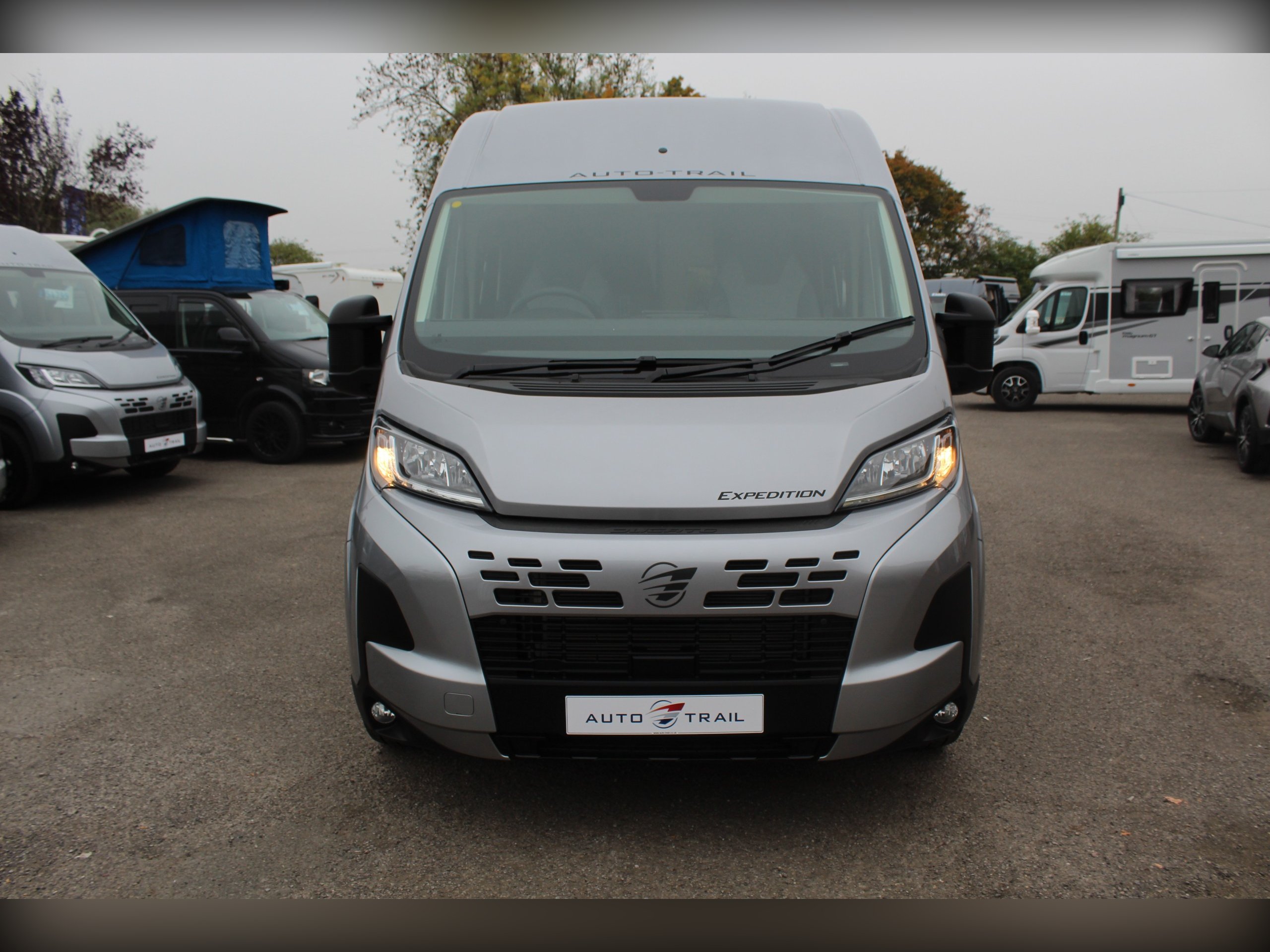 2026 Auto-Trail Expedition 67 AUTO - Exterior - Front