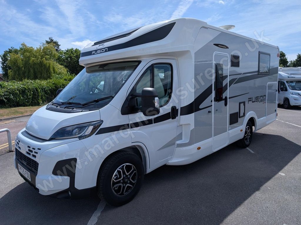 2025 MCLOUIS FUSION 379 - Exterior - Front