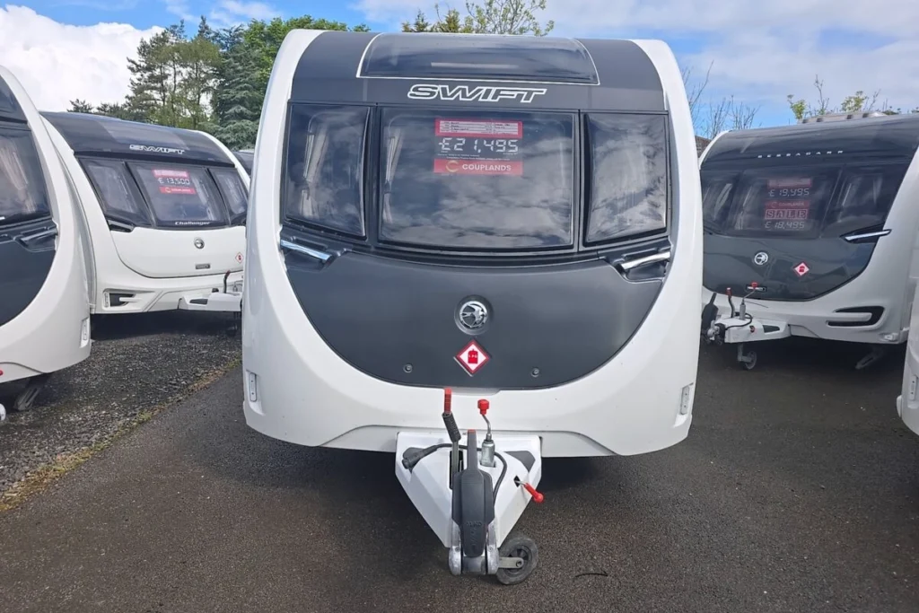 Swift Finesse 580 - Exterior - Front