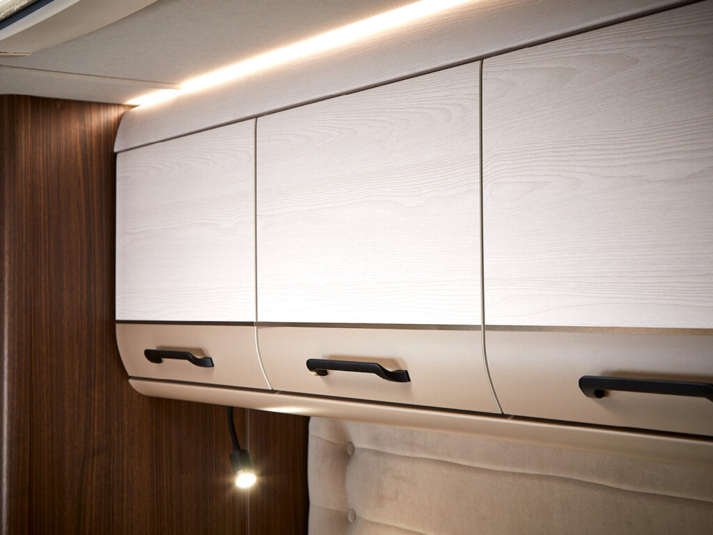 2027 Coachman VIP 545