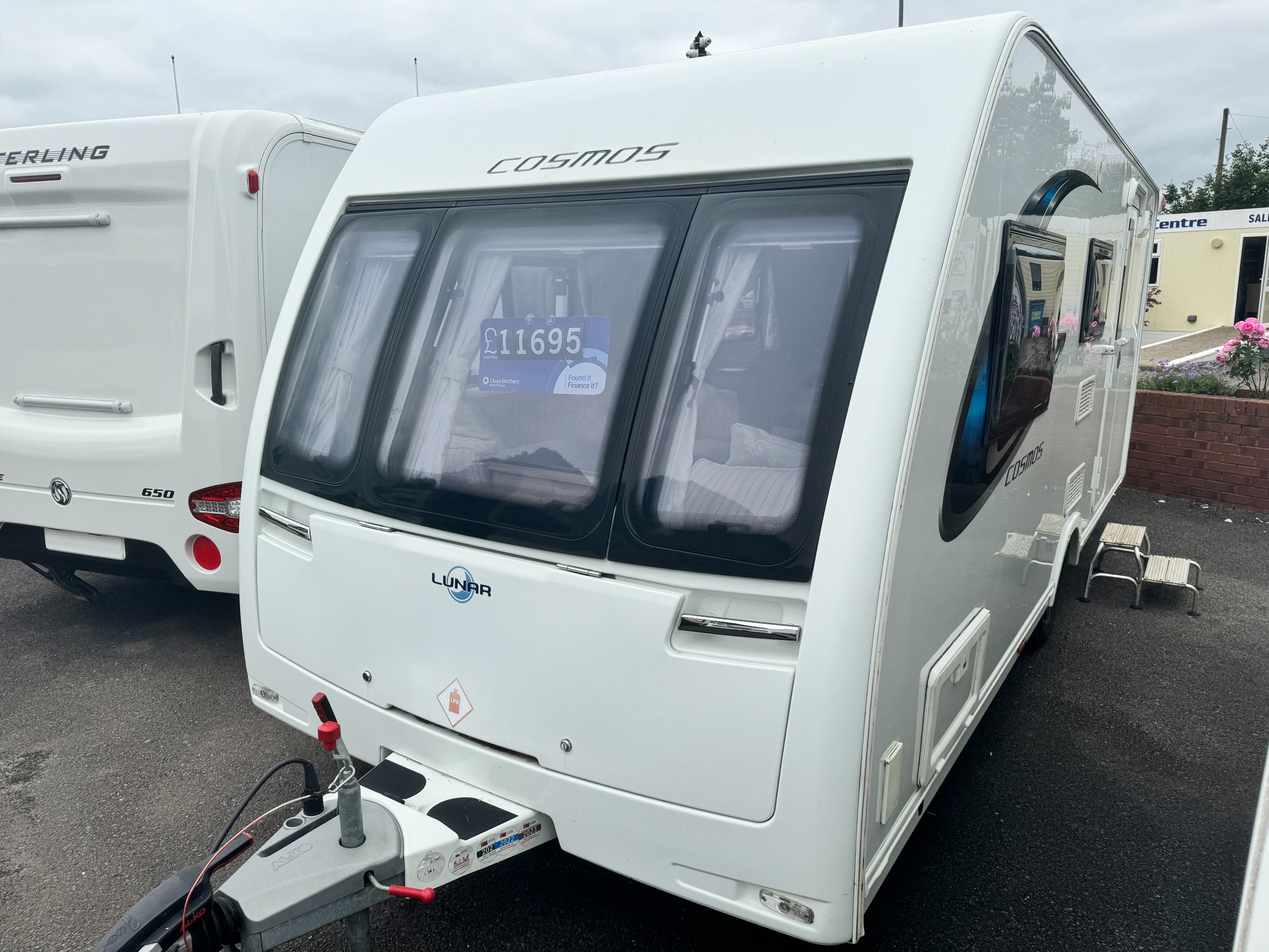 Lunar Cosmos 524 - Exterior - Front
