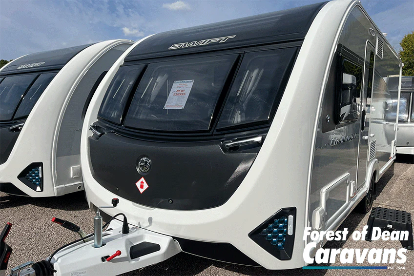 New Swift Challenger 500 (2024) 4-Berth Caravan with Fixed Bed - Exterior - Front