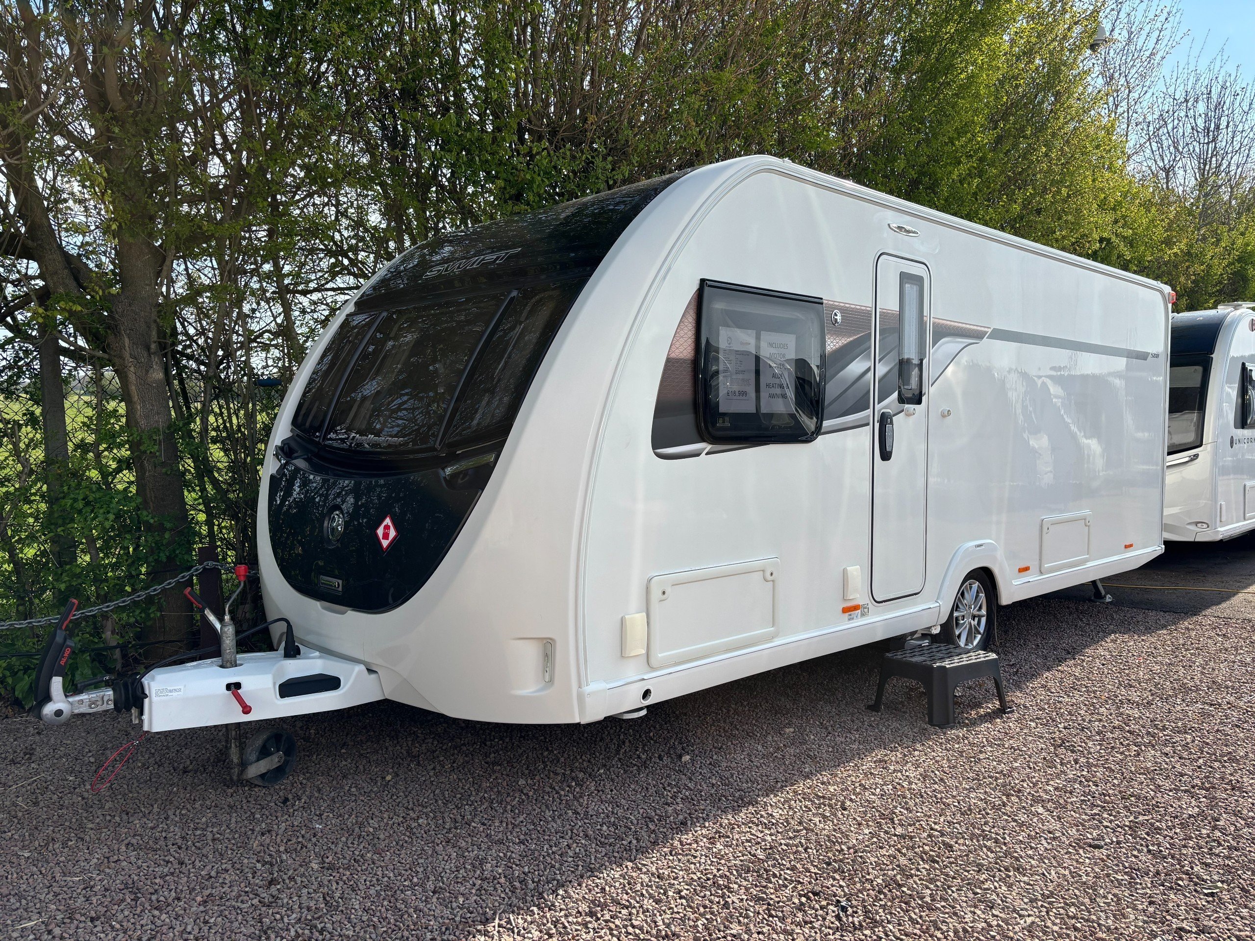Swift Challenger 580 Lux - Exterior - Front