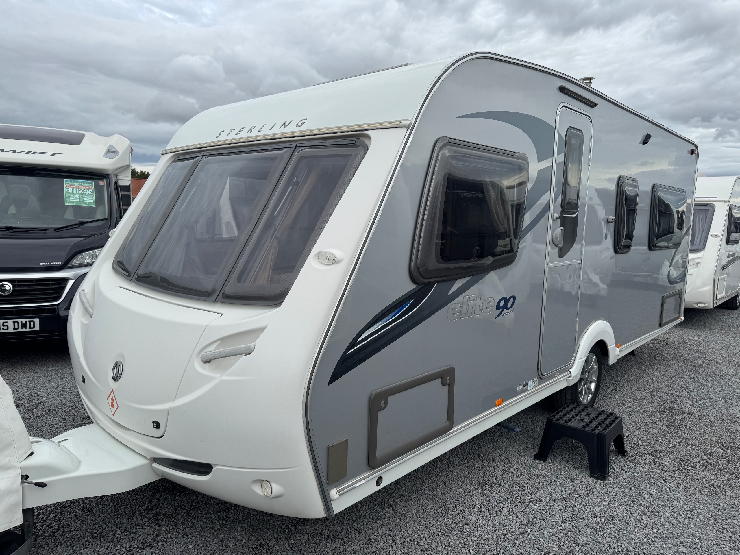 Sterling Eccles Elite 90 Onyx LIMITED EDITION - Exterior - Front