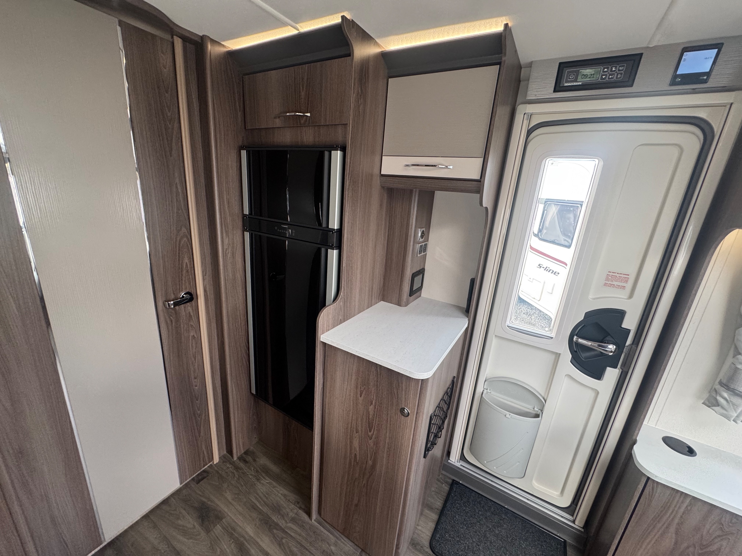 2022 Coachman Laser Xcel 845 TWIN AXLE