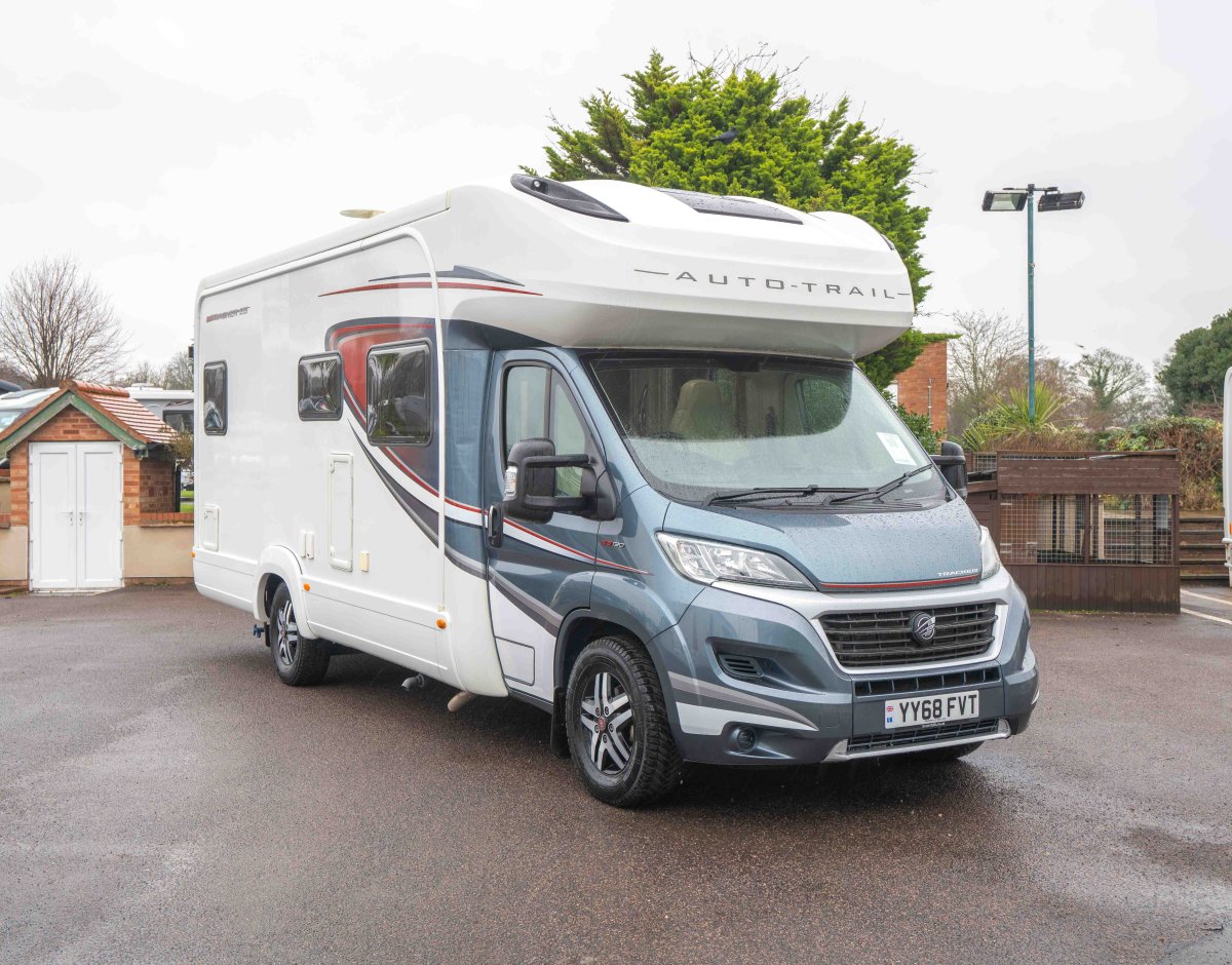 Fiat Autotrail Tracker EB Lo Line 150BHP - Exterior - Front