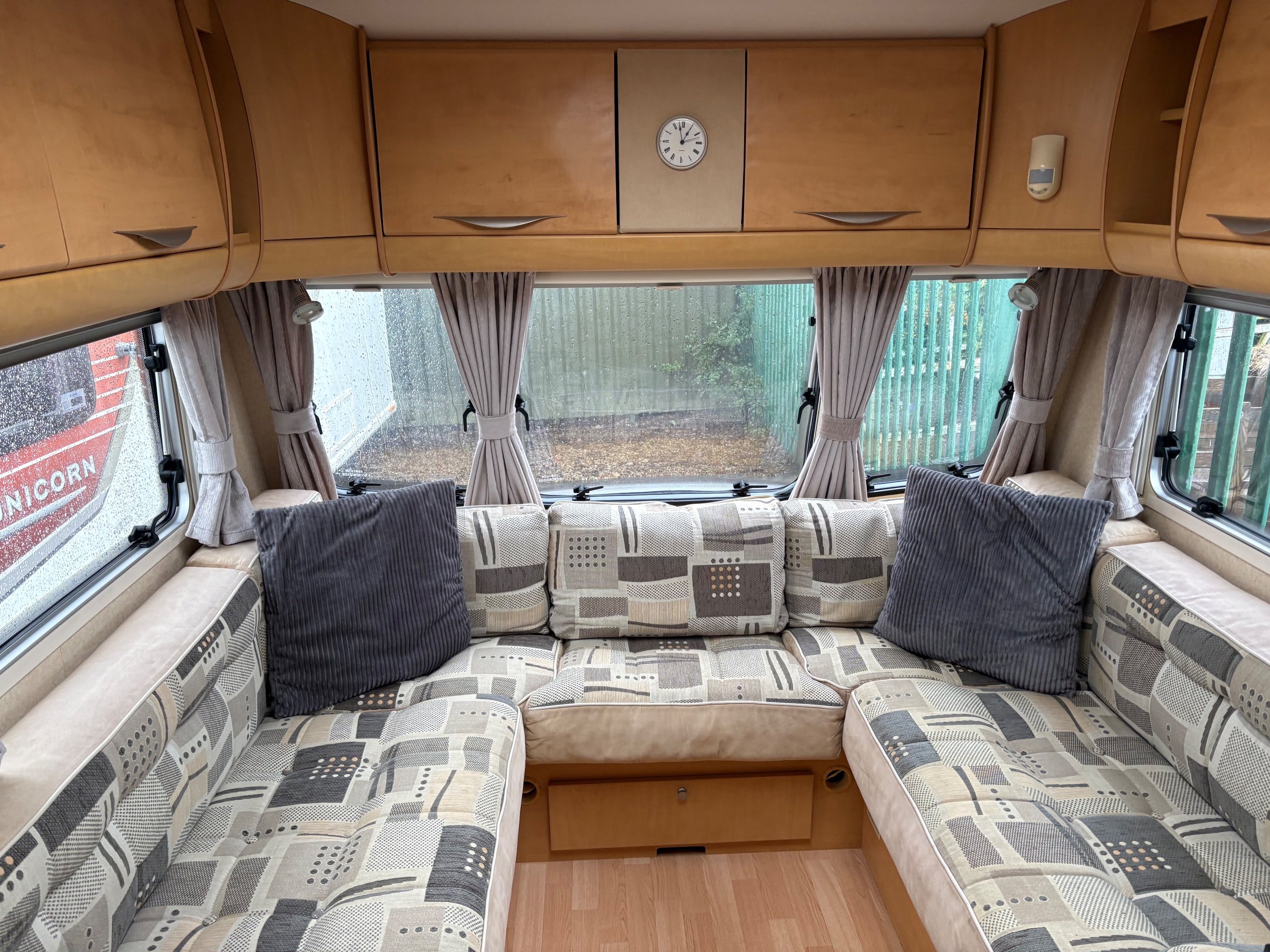 2009 Bailey Senator Series 6 California 4-Berth with End-Washroom - Exterior - Front