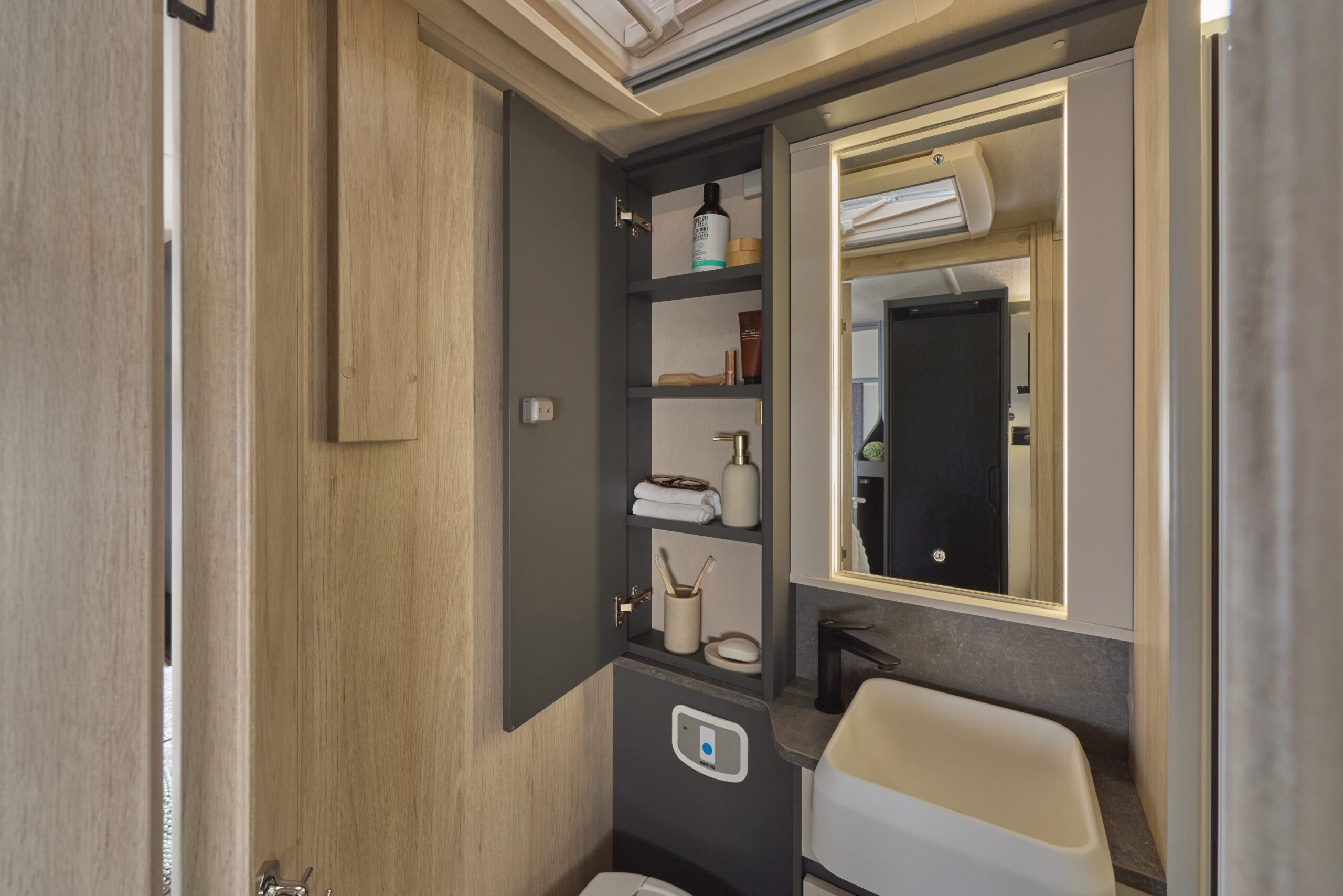 2027 Auto-Trail F-Line F74
