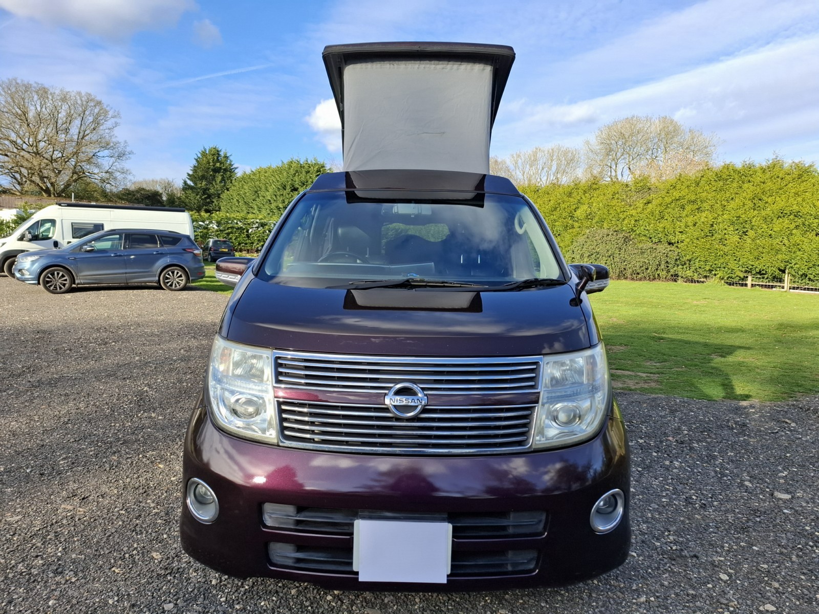 Nissan Elgrand Highway Star - Exterior - Front