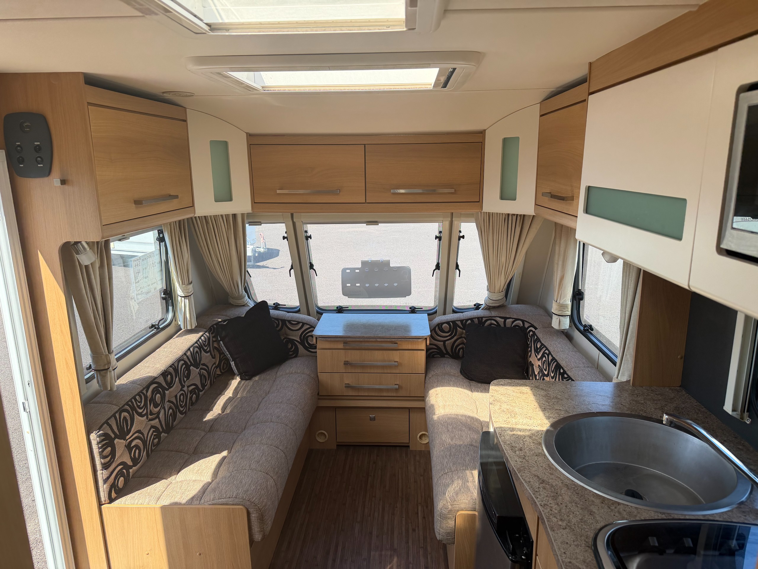 2011 Elddis Avante 564