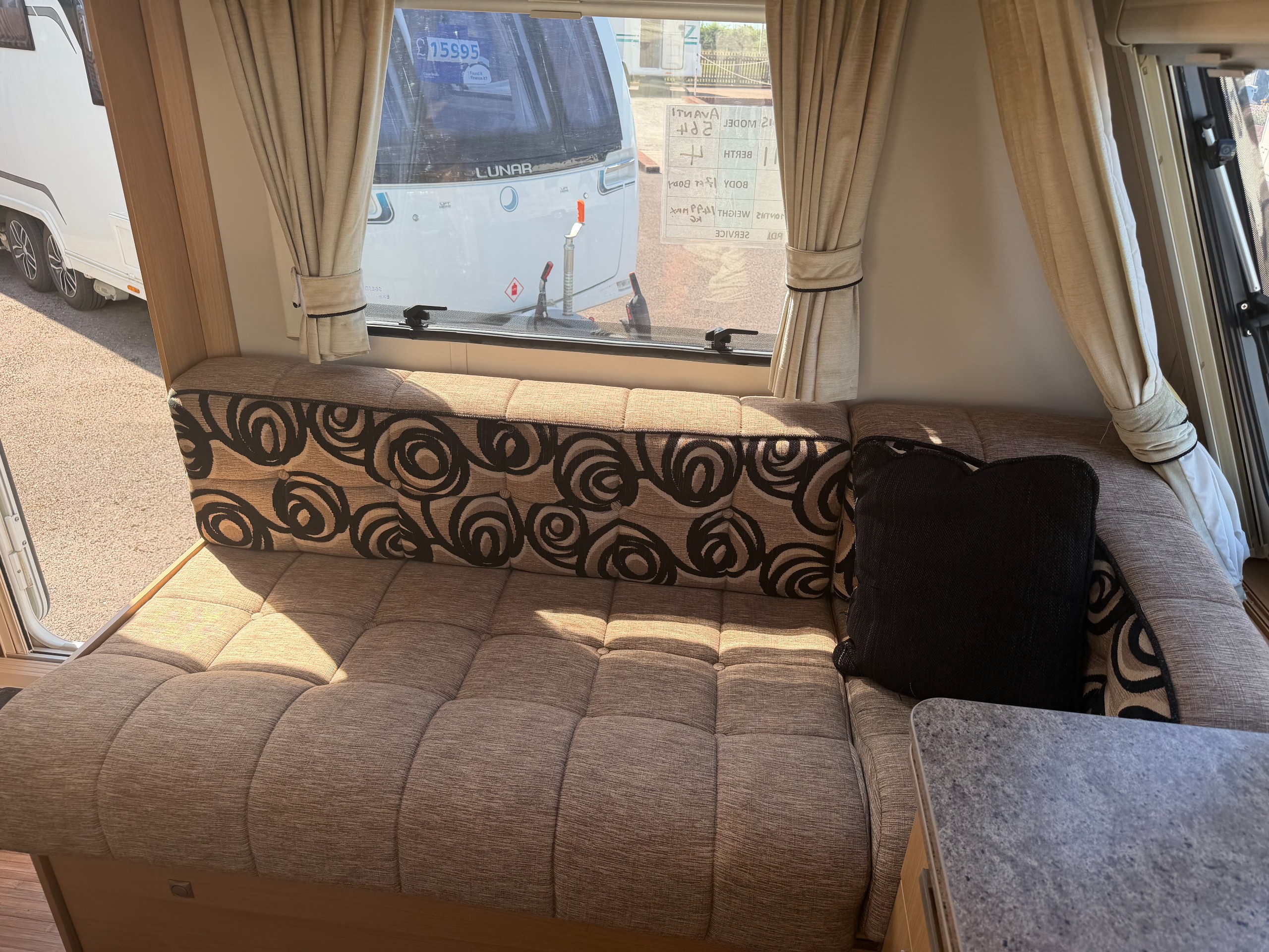 2011 Elddis Avante 564