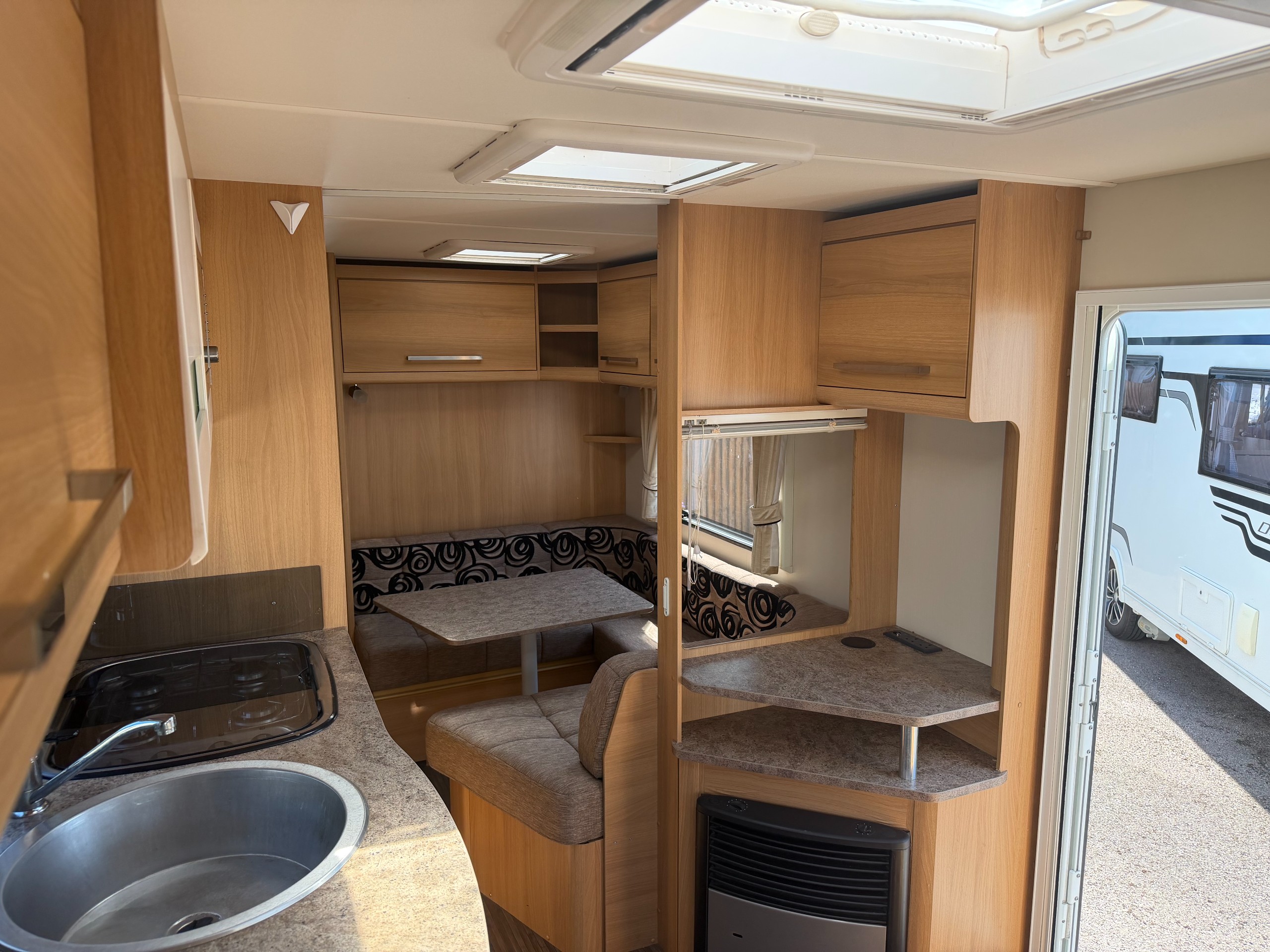 2011 Elddis Avante 564