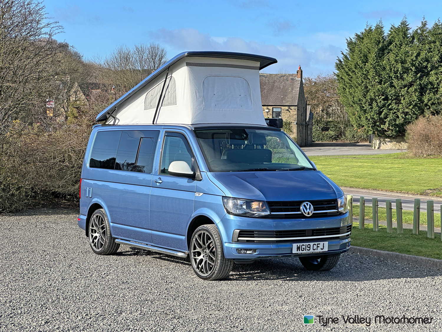Volkswagen Campervan - Exterior - Front