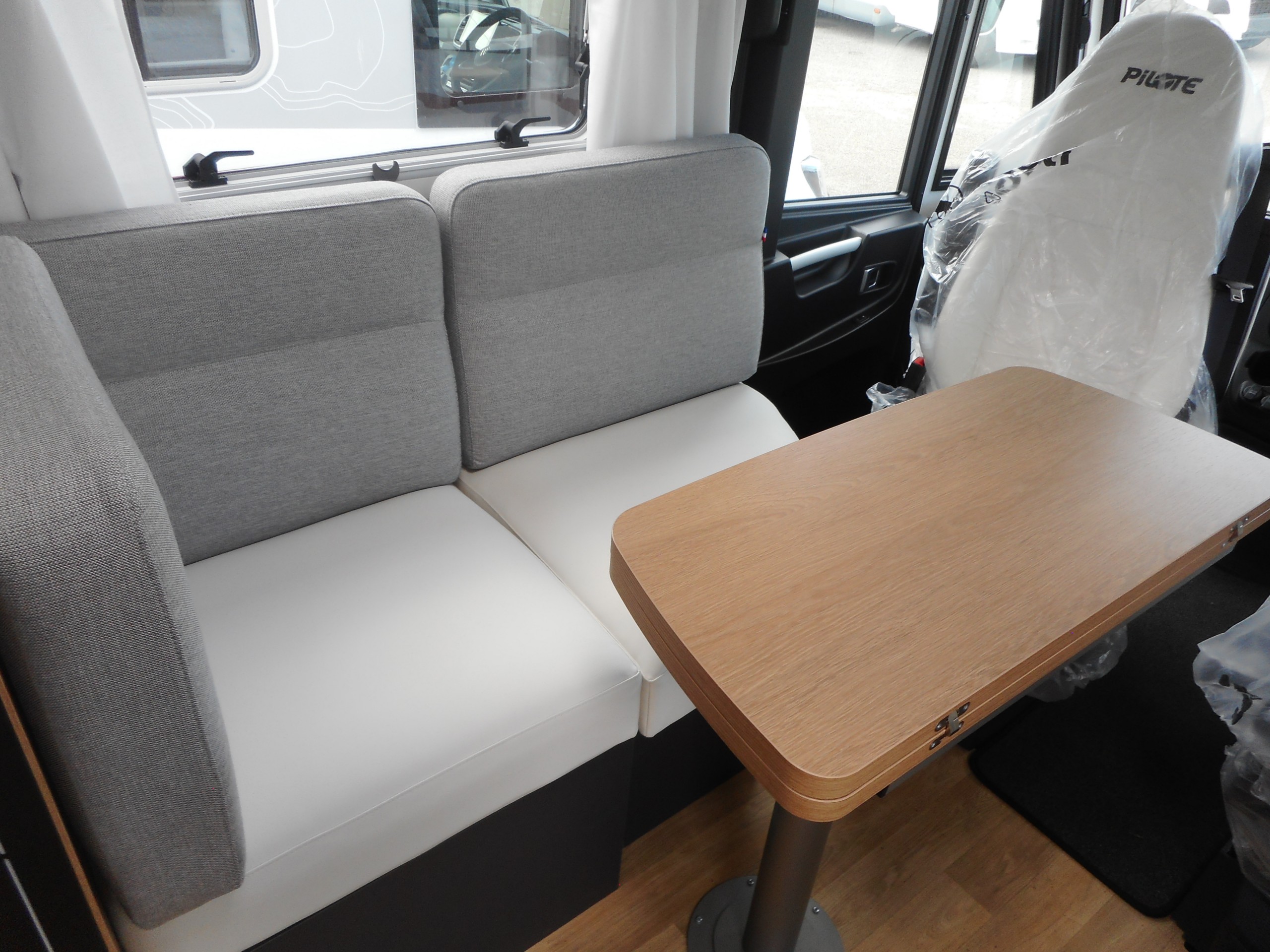 2027 Pilote Evidence G740fc