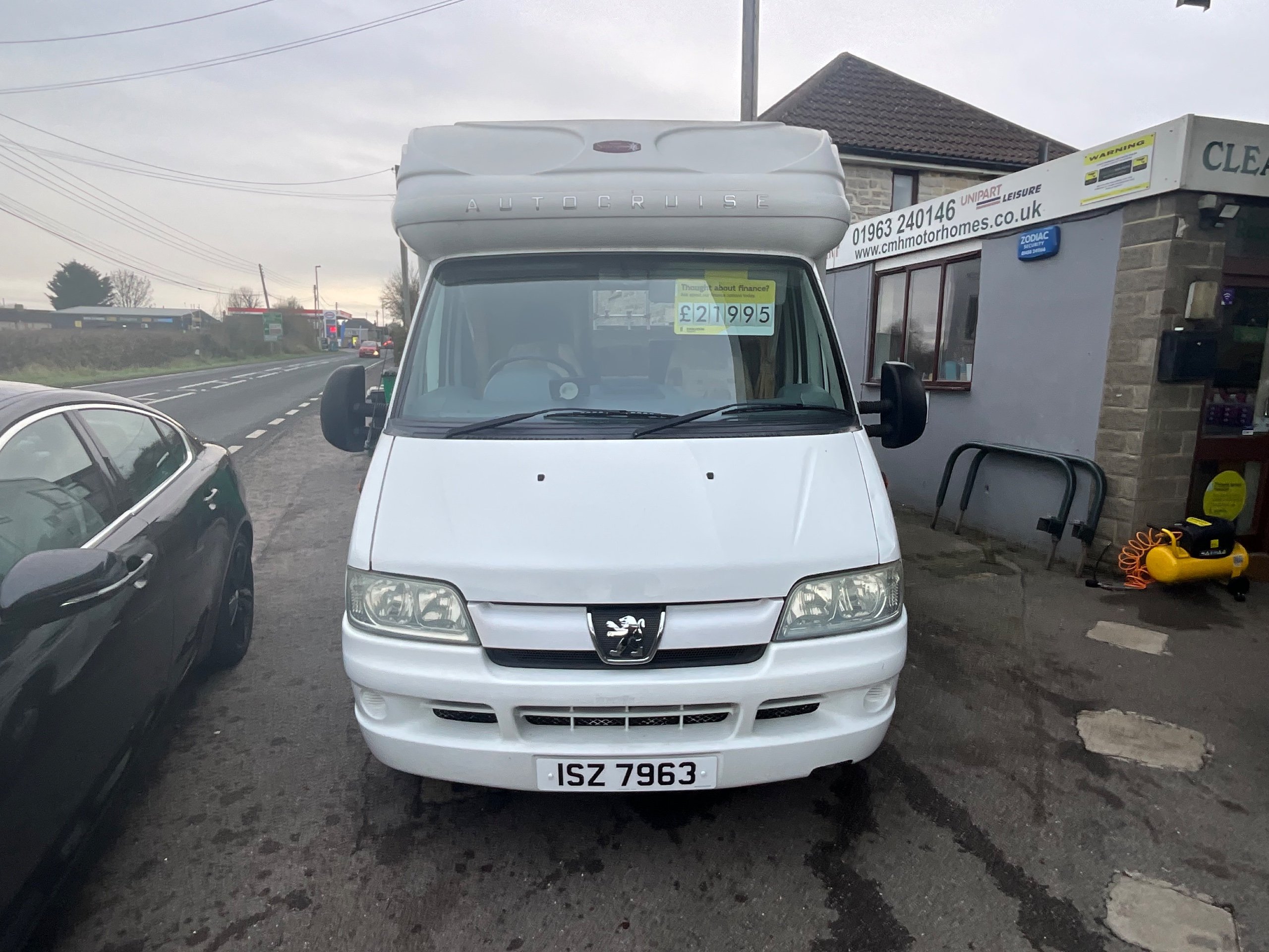 2004 Autocruise Starspirit - Exterior - Front