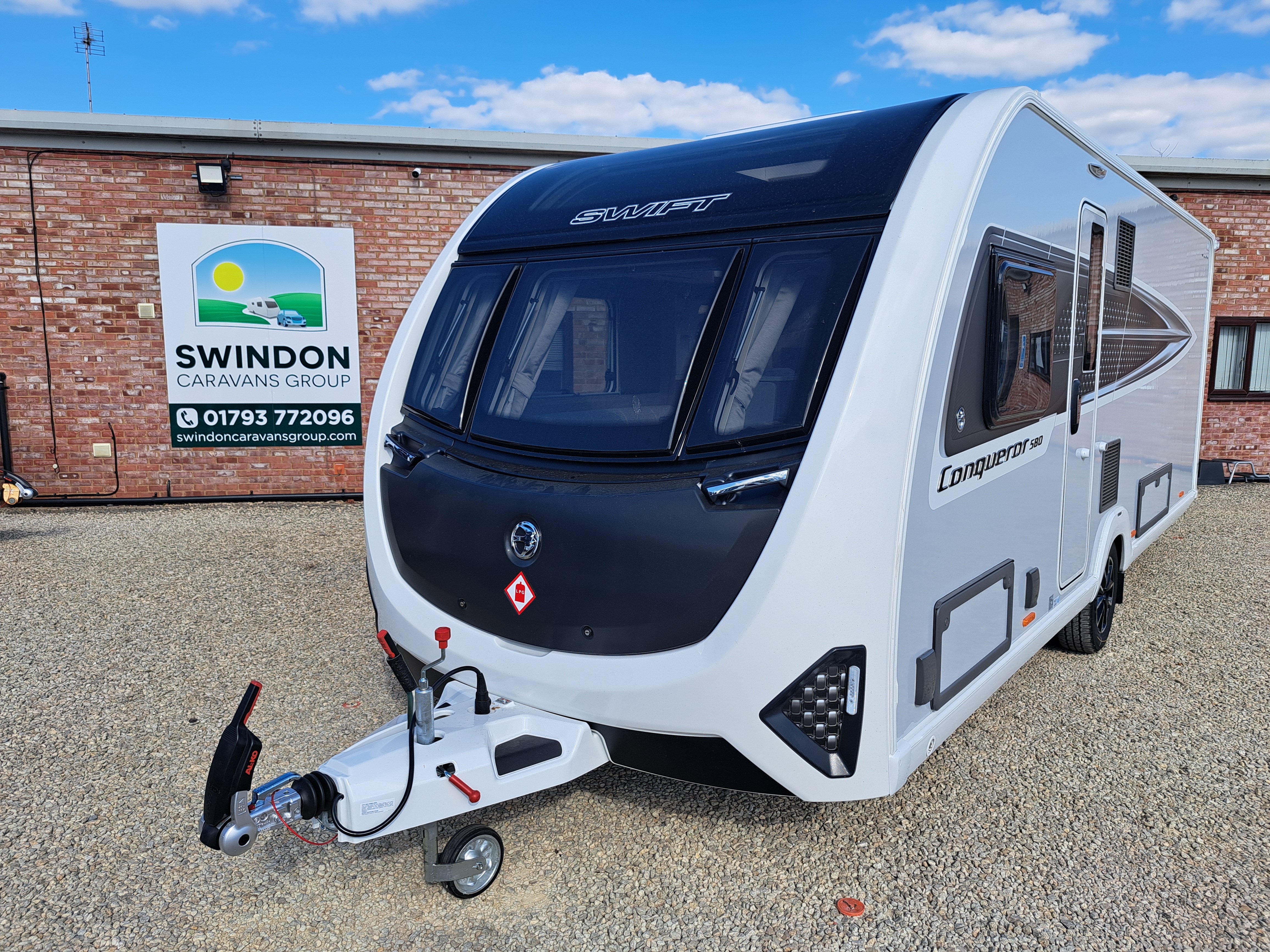 2026 Swift Conqueror 580