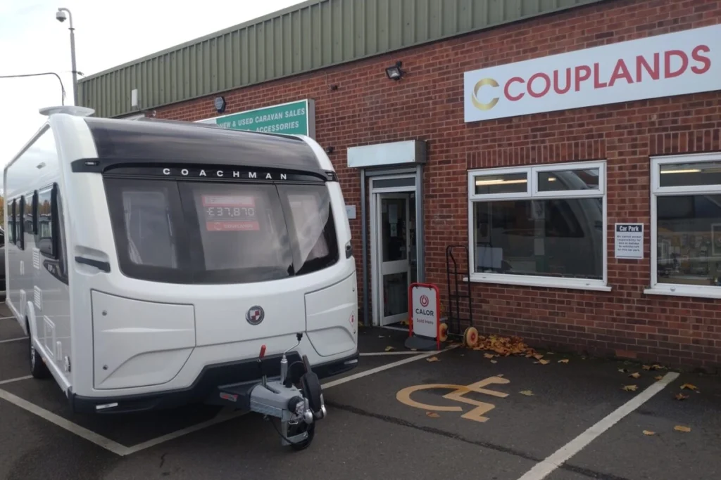 Coachman Vip 545 - Exterior - Front