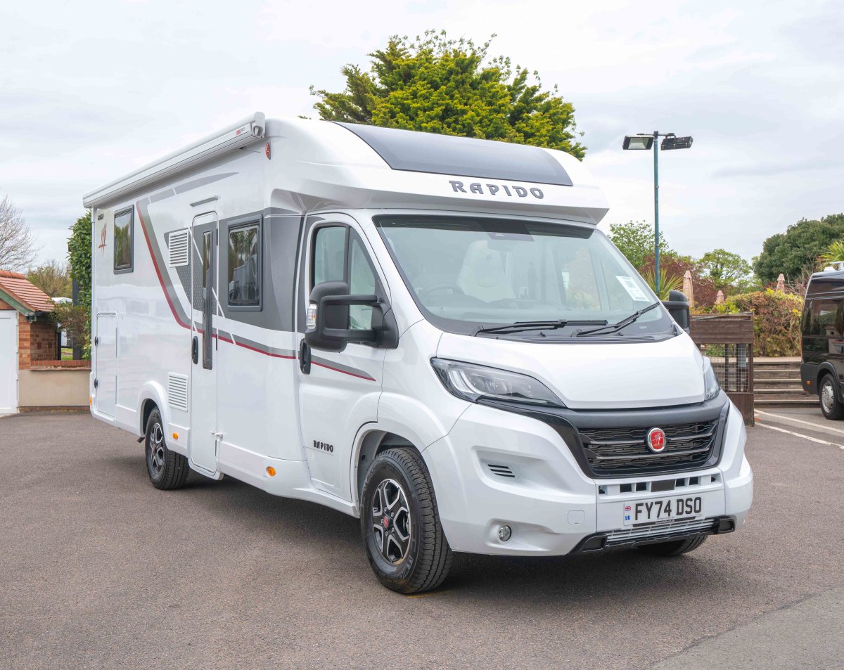 Rapido 696F 65th Anniversary 140BHP Auto - Exterior - Front
