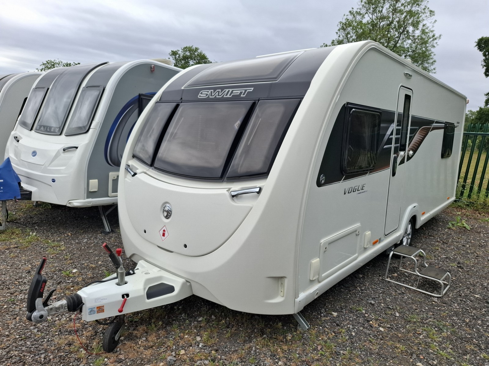 Swift Vogue 560 EB - Exterior - Front