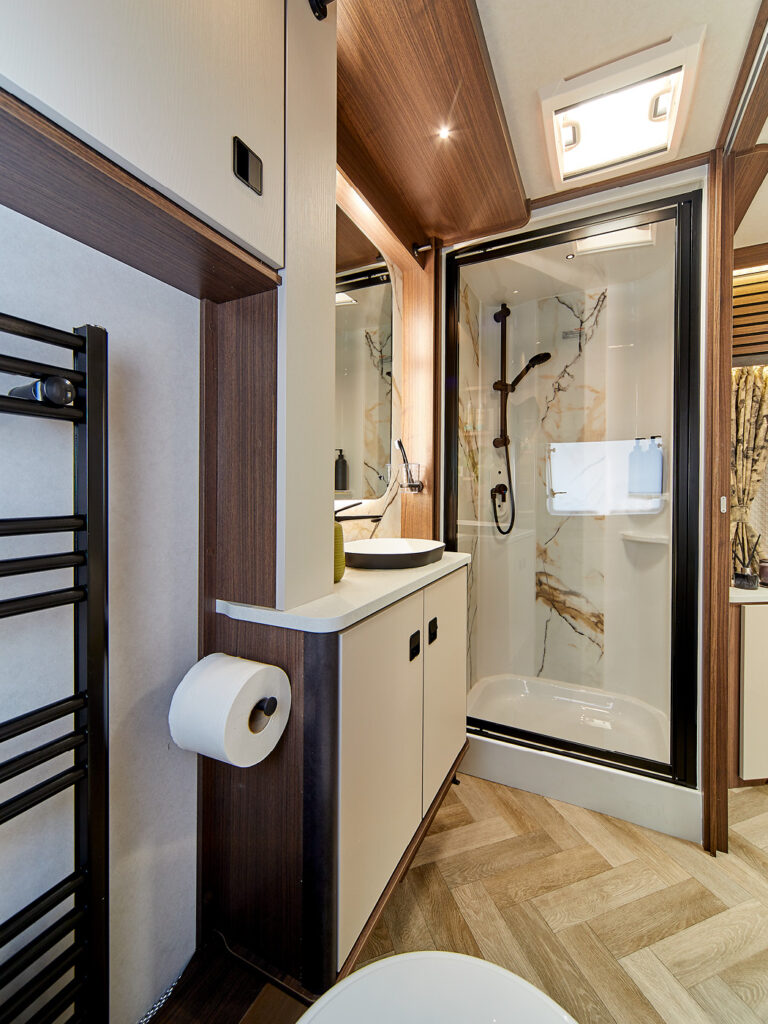 Coachman Lusso II - Bathroom