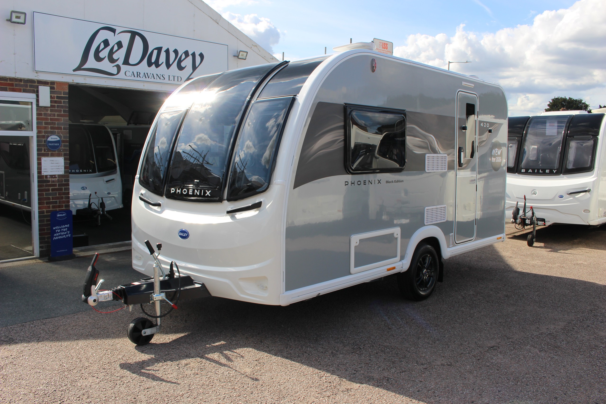 Bailey Phoenix Black 420 - Photo 1