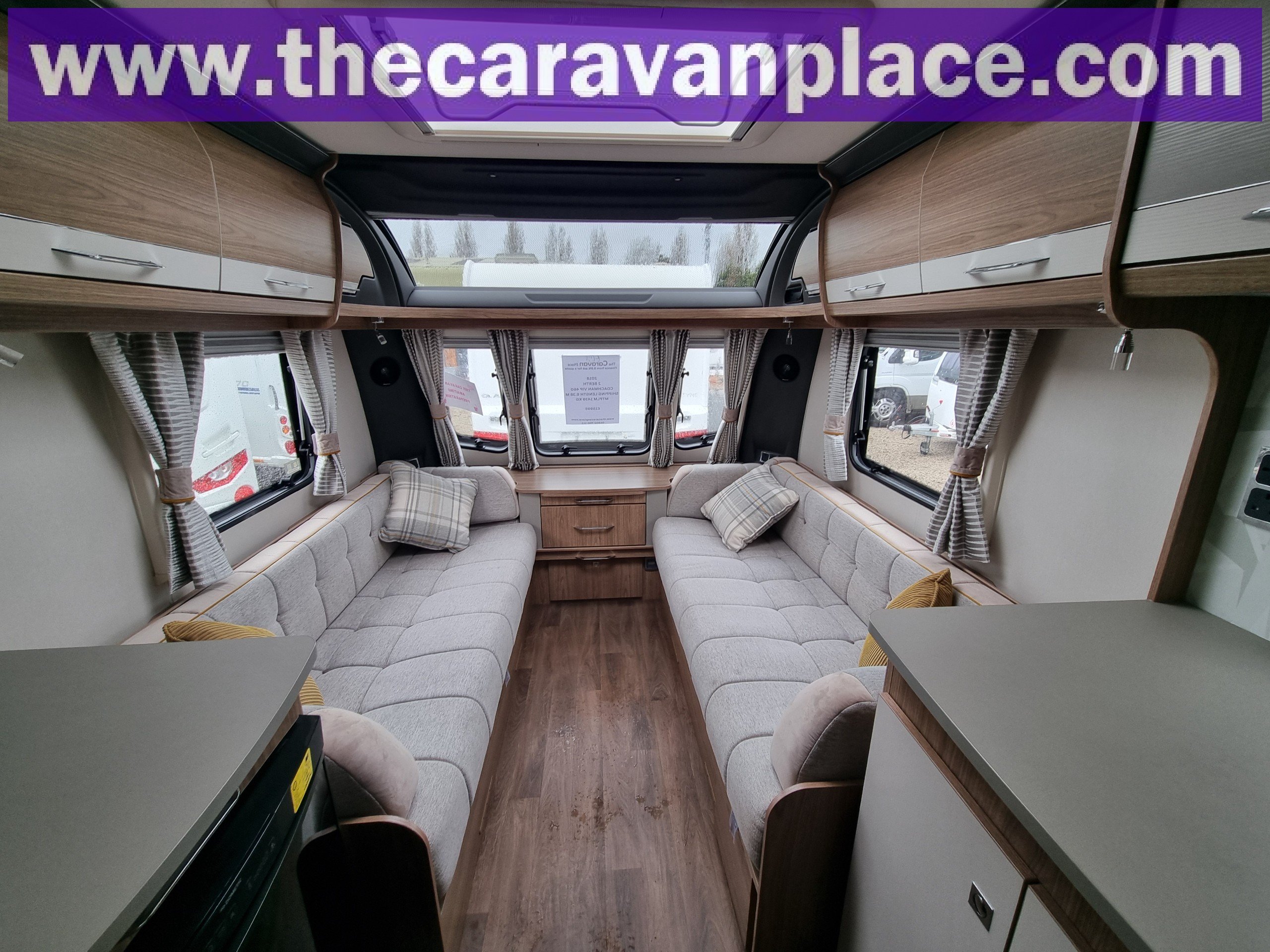2018 Coachman VIP 460 - Exterior - Front
