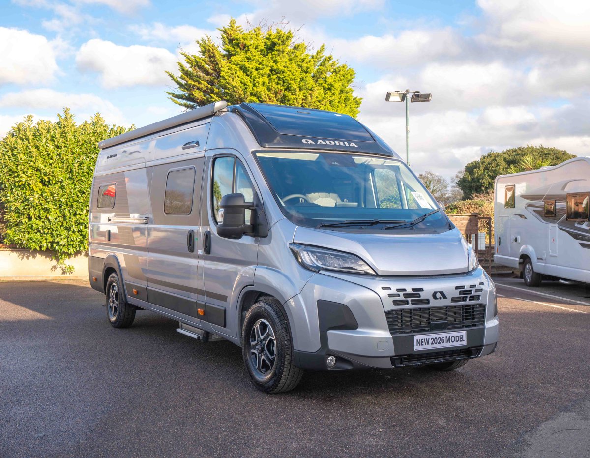 Fiat Adria Twin Supreme 640 SLB 140BHP Auto - Exterior - Front