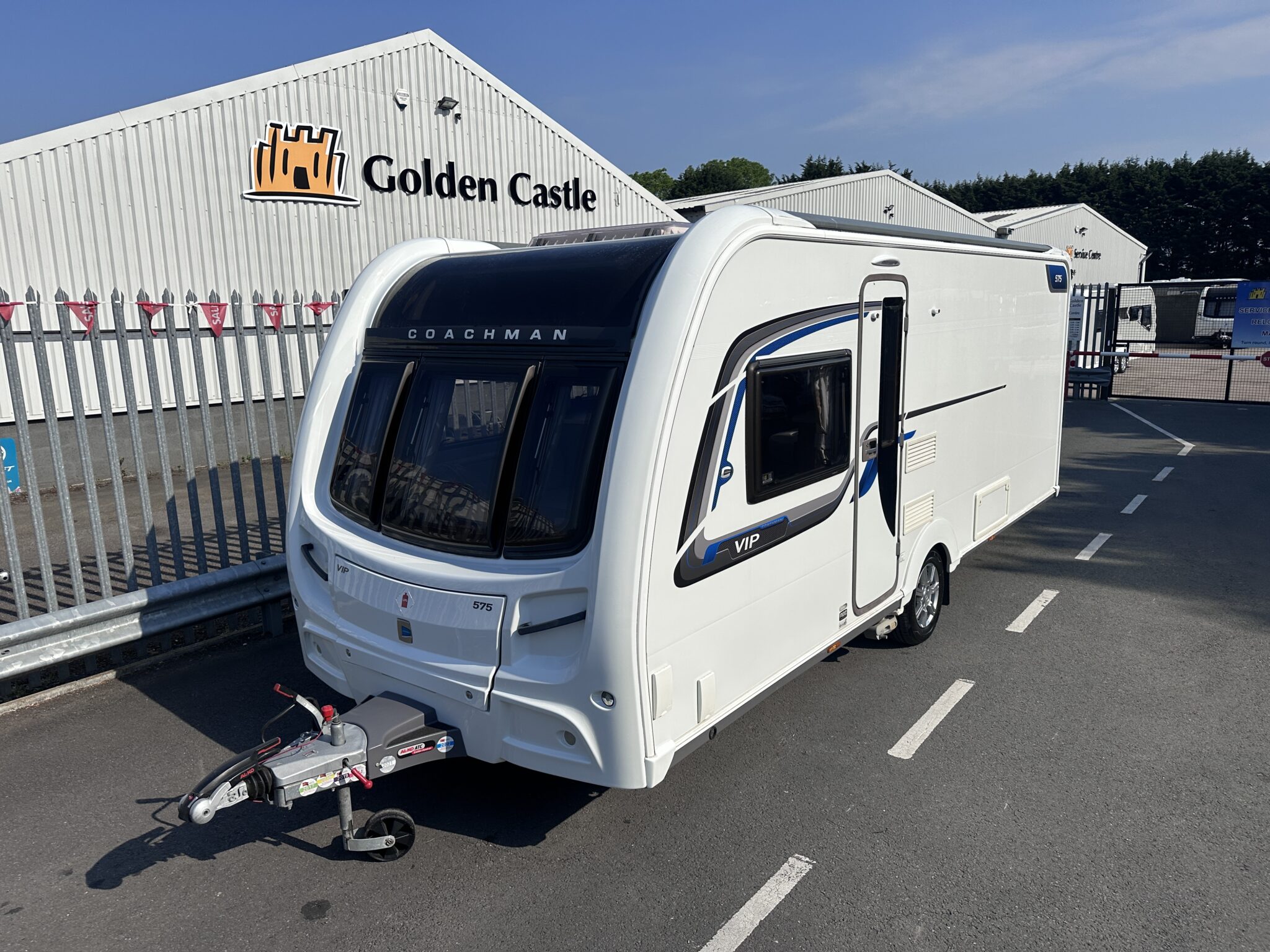 Coachman VIP 575 – 2018 Caravan - Exterior - Front