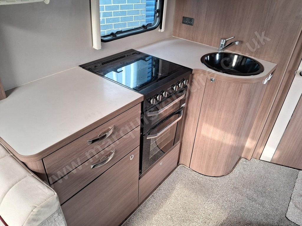 2017 Elddis MAJESTIC 275