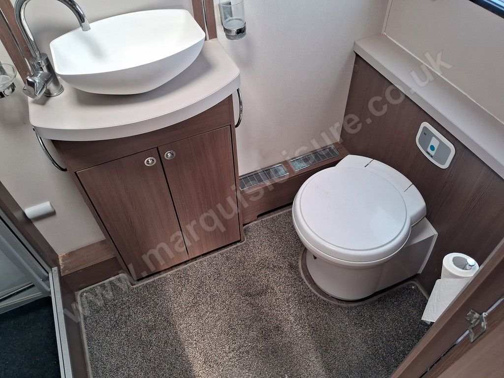 2017 Elddis MAJESTIC 275
