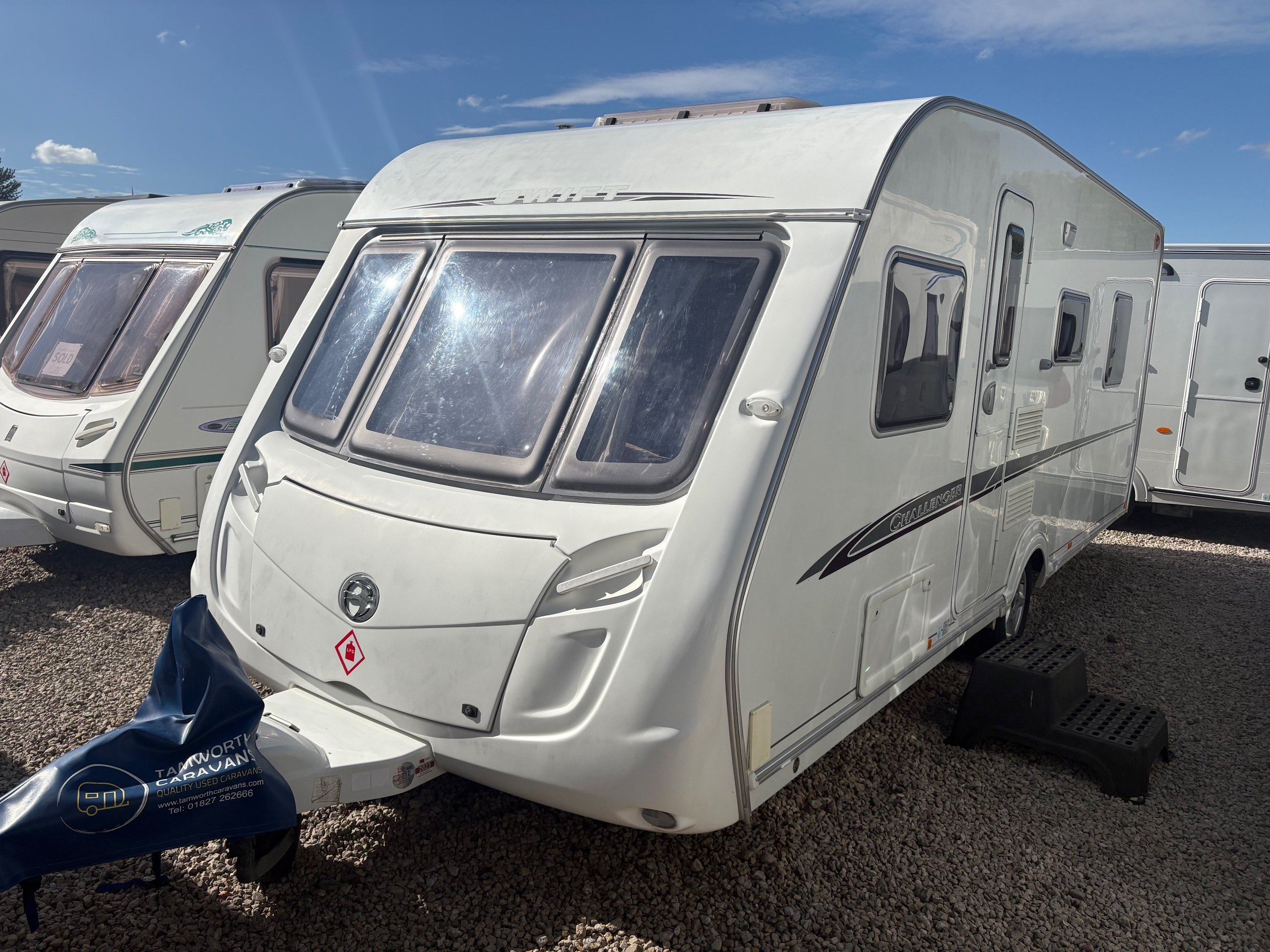 Swift Challenger 560 - Exterior - Front
