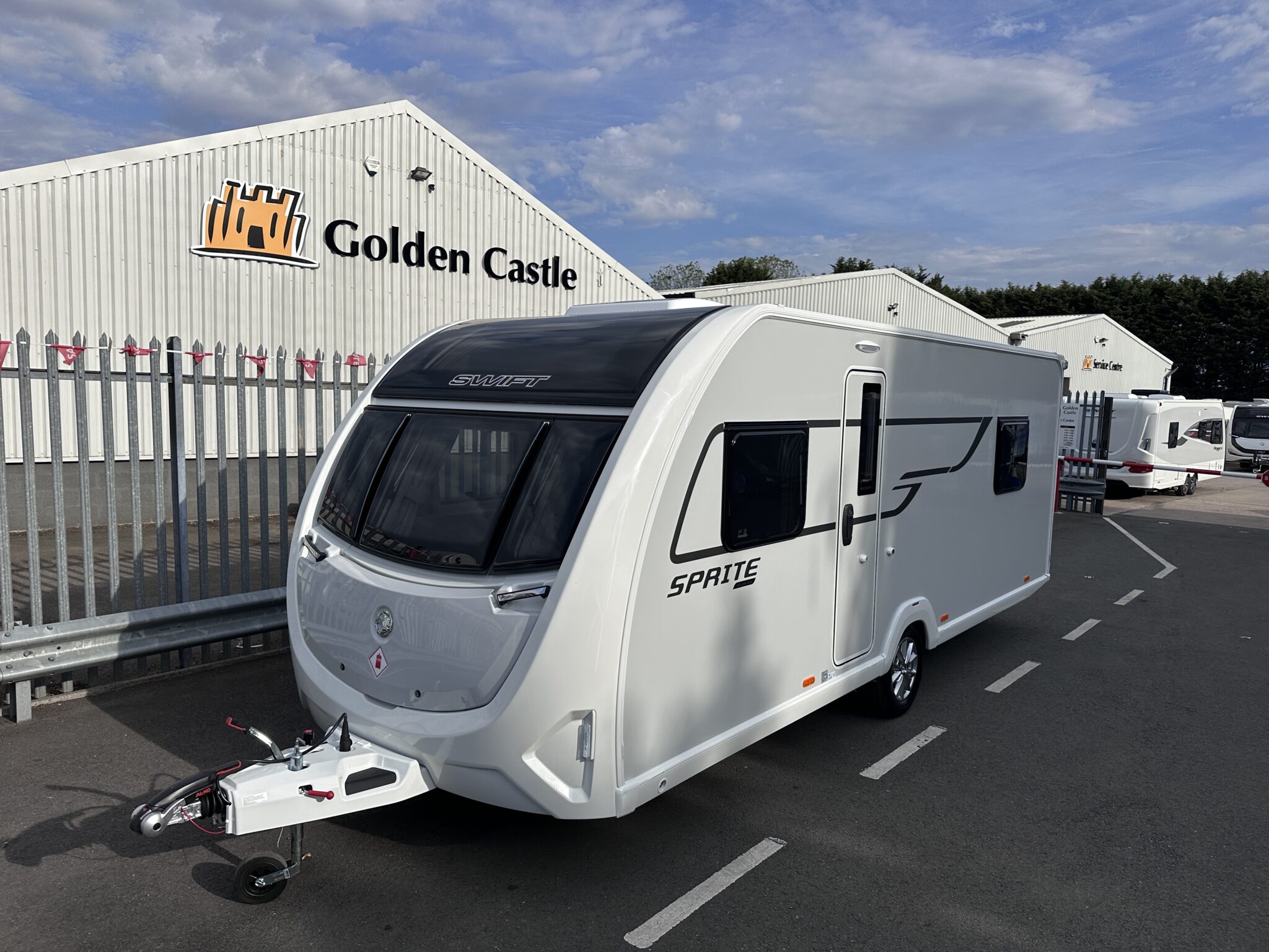 Swift Sprite Major 4 EB — 2027 Season - Exterior - Front